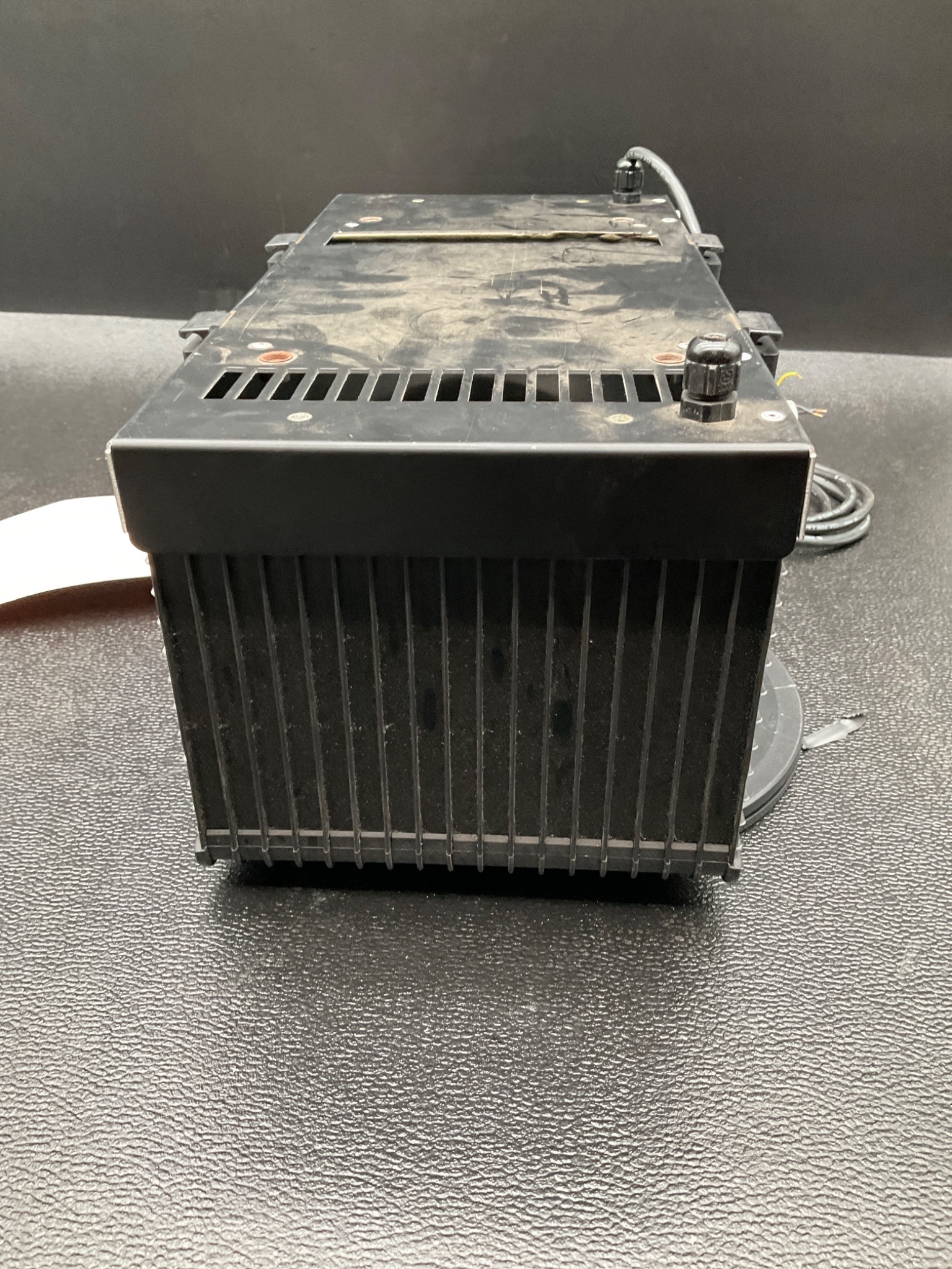 RITTAL SK3125 AIR/WATER HEAT EXCHANGER 5120BTU 115V/230V USED 2
