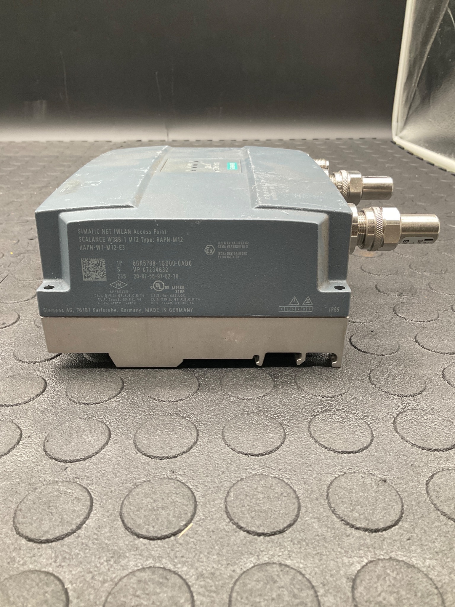 SIEMENS SCALANCE W788‑1 M12 6GK5788‑1GD00‑0AB0 IWLAN Access Point 24V USED 2