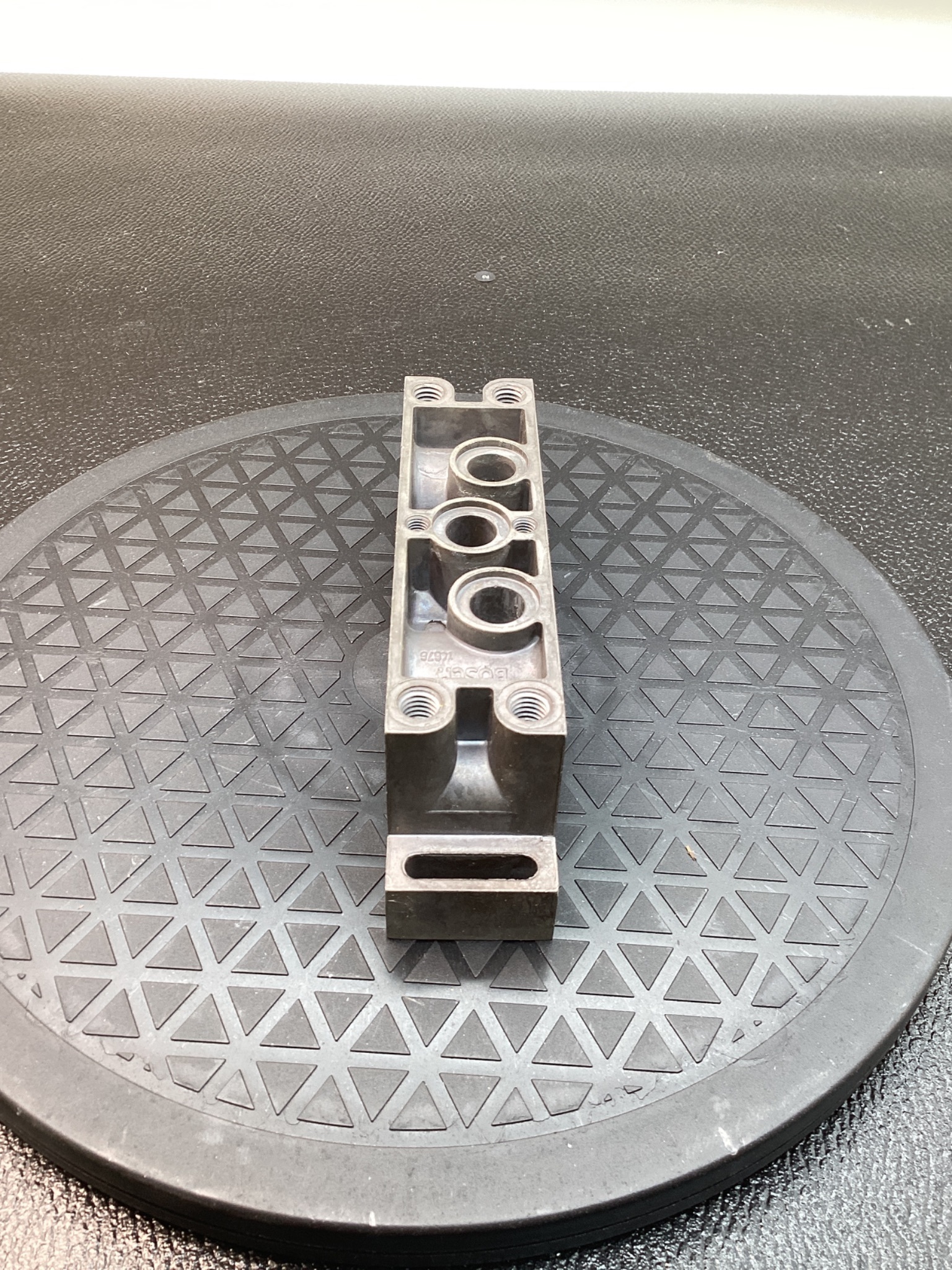 BOSCH 1 825 503 268 Pneumatic Connection Plate USED 4