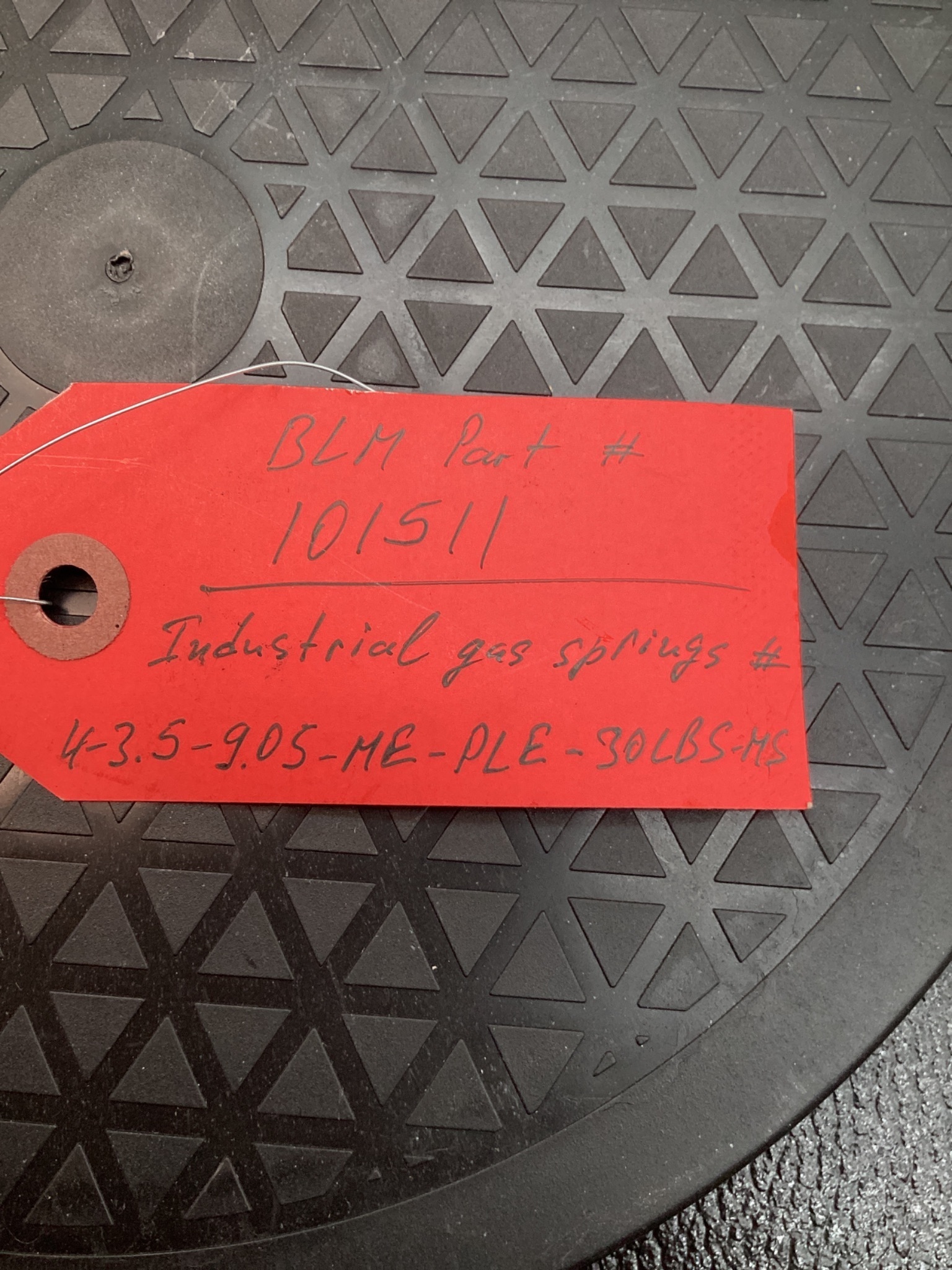 INDUSTRIAL GAS SPRING 4-3.5-9.05-ME-PLE 30LBS MS USED 6