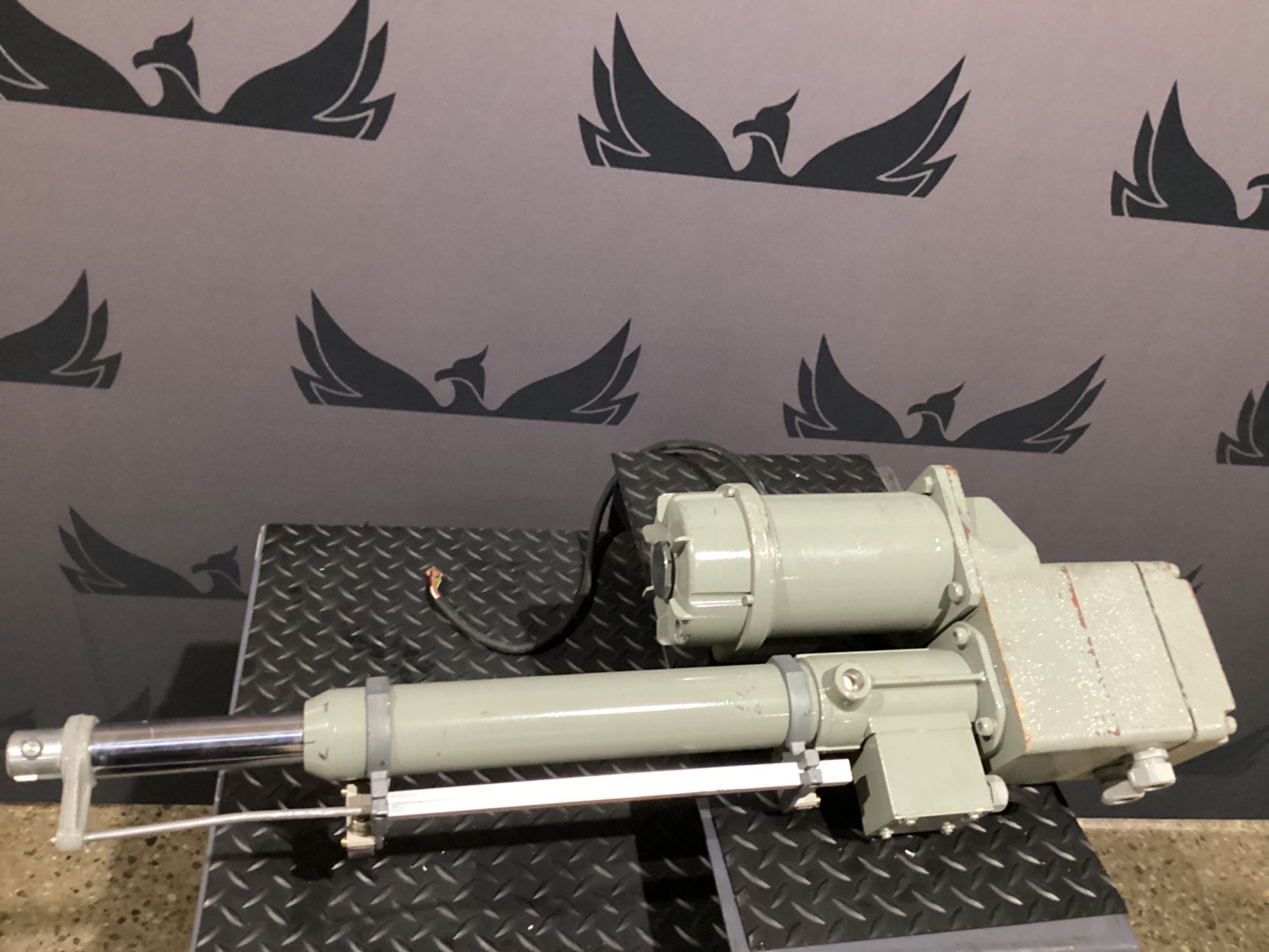 TSUBAKI LPGC100DK3XLK4-TK POWER CYLINDER USED 4