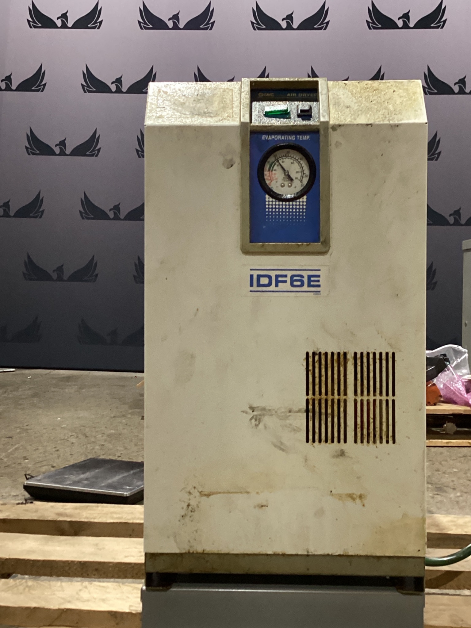 SMC IDF6E-20-X251 REFRIGERATED AIR DRYER R134A USED 0
