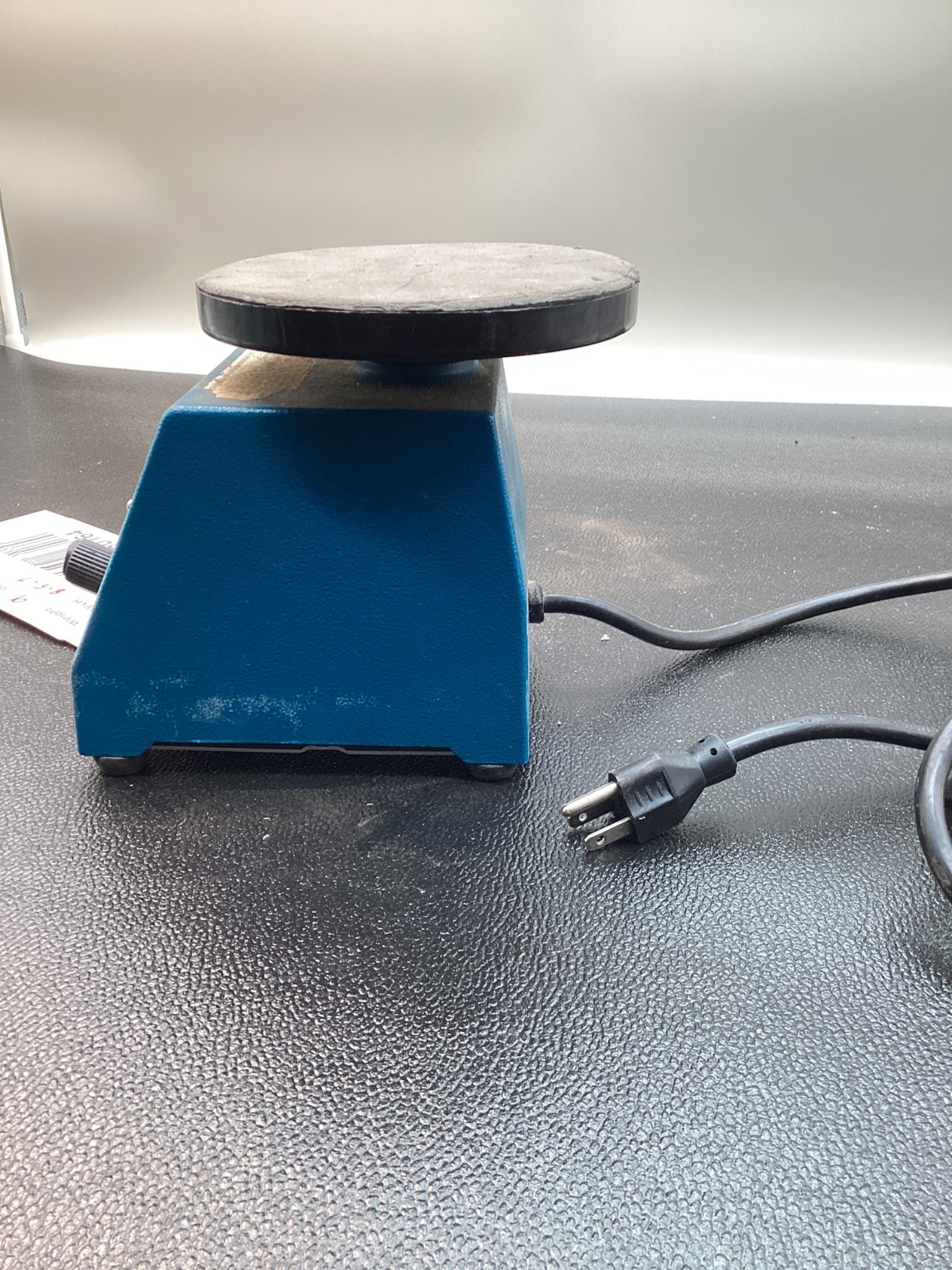 SCIENTIFIC INDUSTRIES G-560 VORTEX MIXER 120V USED 1