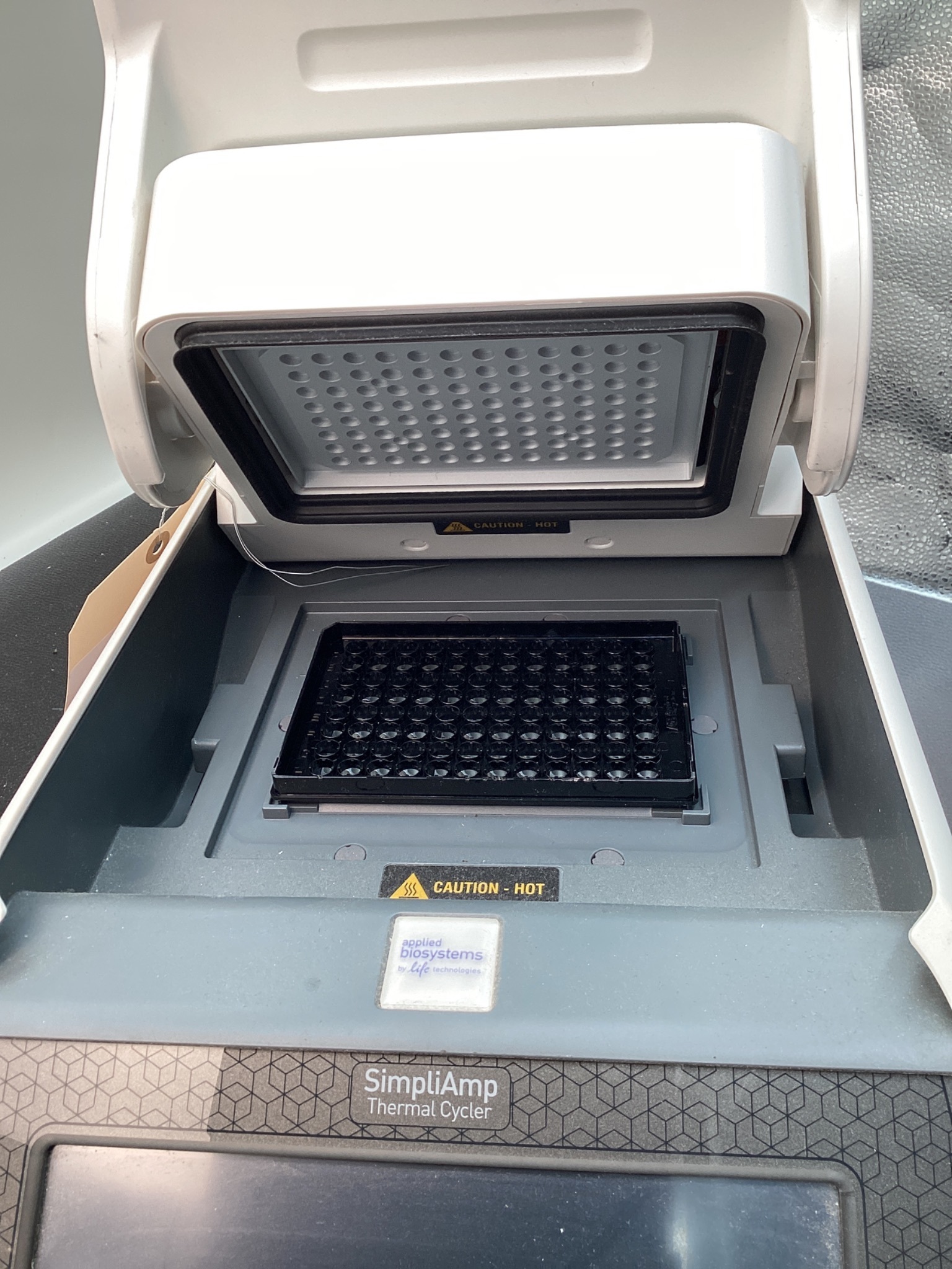 APPLIED BIOSYSTEMS A24812 SIMPLIAMP THERMAL CYCLER PCR USED 6