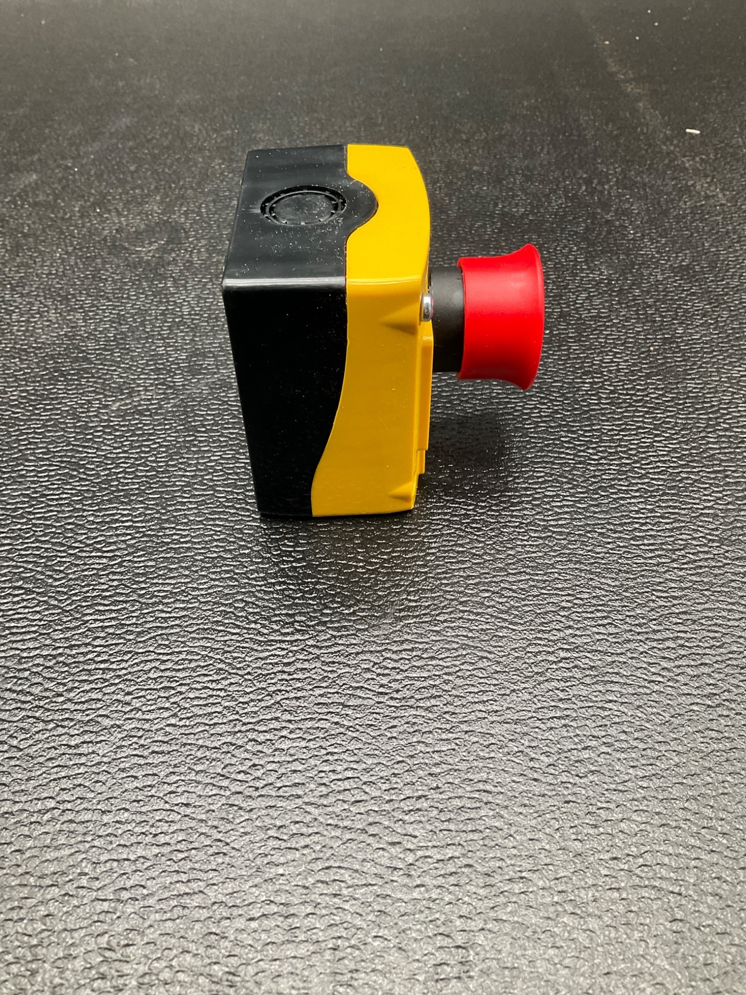 BACO LBX15311 22MM PUSH-PULL E-STOP STATION NEW 2
