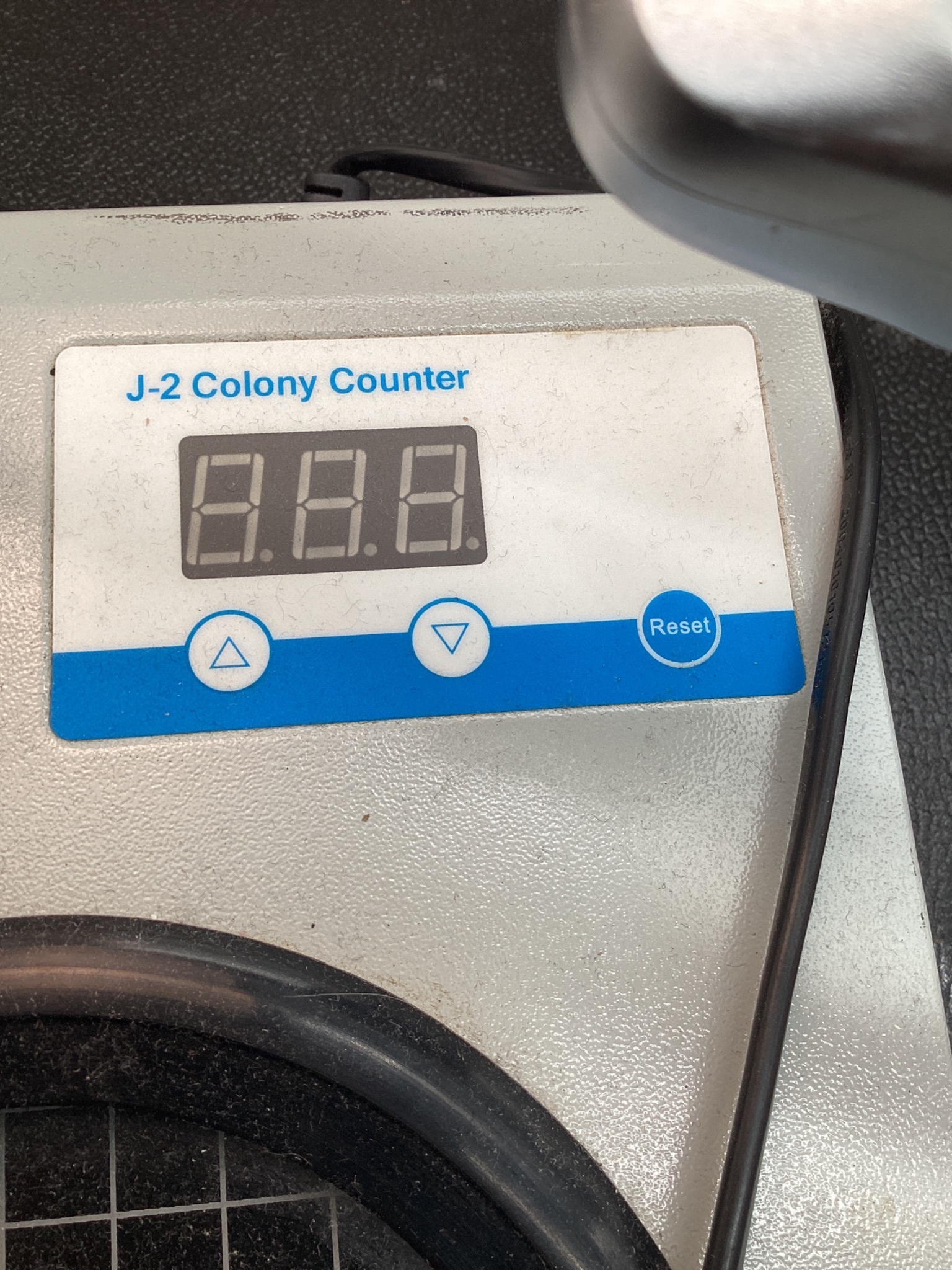 J2 SEMI-AUTOMATIC DIGITAL COLONY COUNTER 220V USED 4