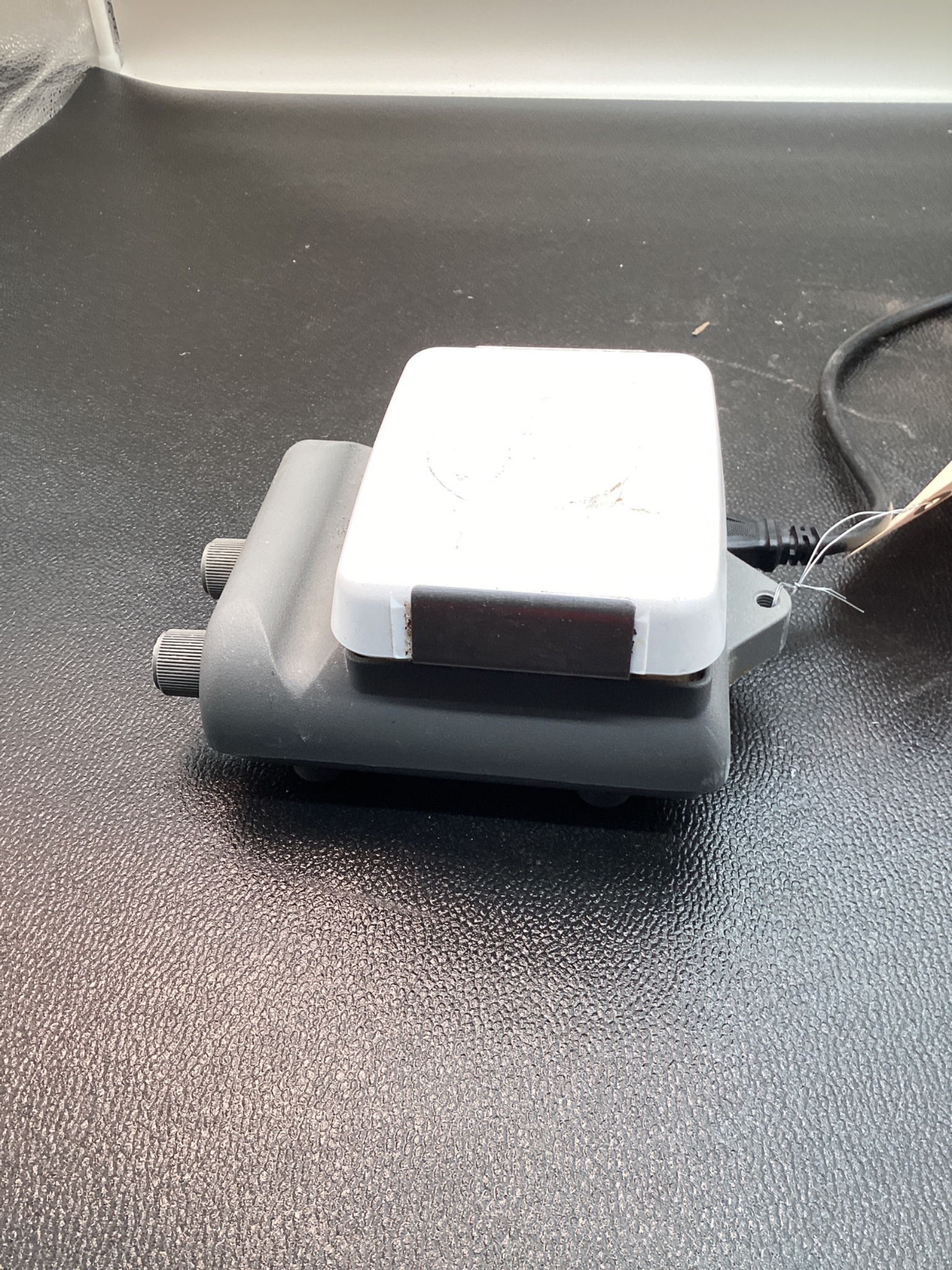 CORNING PC220 HOT PLATE STIRRER 4X5IN 120V ANALOG USED 2