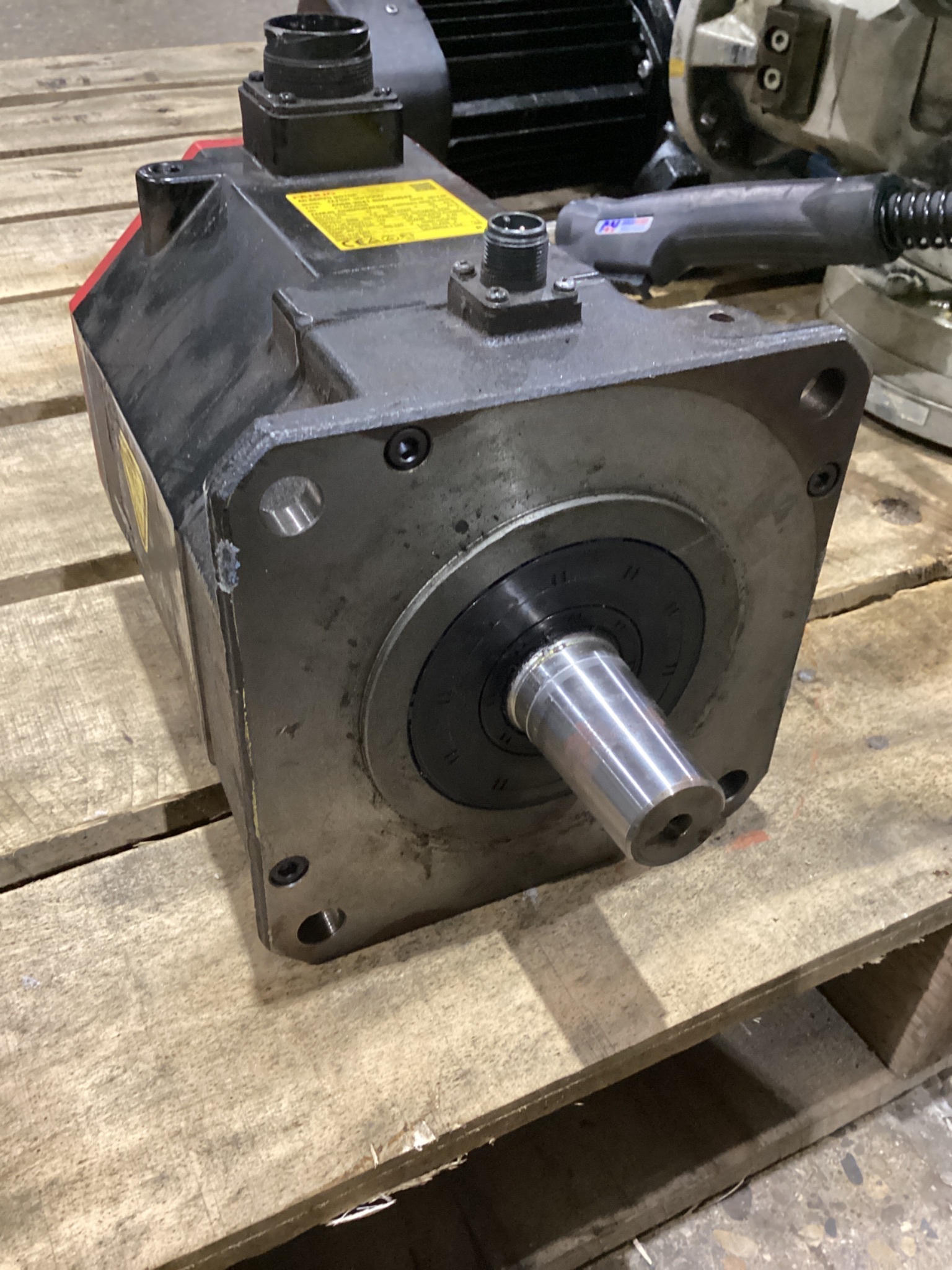 FANUC A06B-2041-B605#0042 AC SERVO MOTOR 4.3KW 2000RPM 27NM USED 0