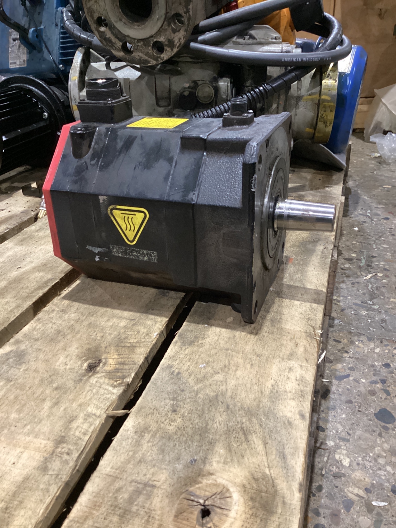 FANUC A06B-2041-B605#0042 AC SERVO MOTOR 4.3KW 2000RPM 27NM USED 2