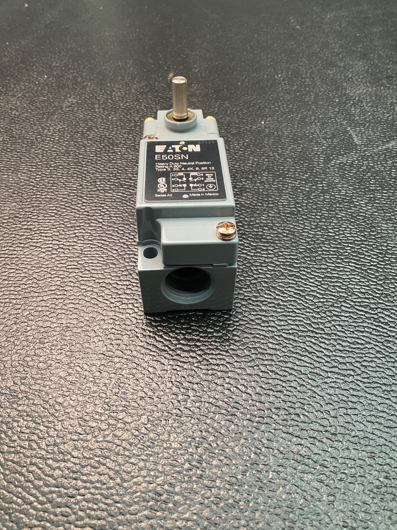 EATON E50NN1 ROTARY LIMIT SWITCH SPDT 600V 10A NEMA 6P NEW 3