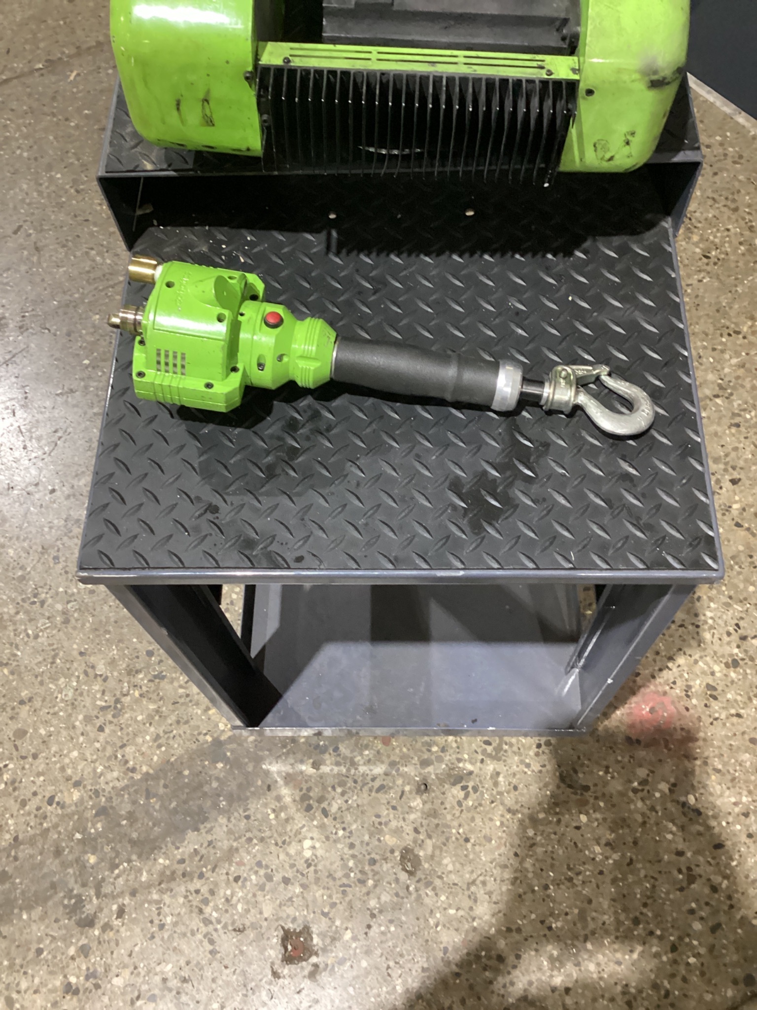 STANLEY iLift 150LB LIFT ASSIST USED 3