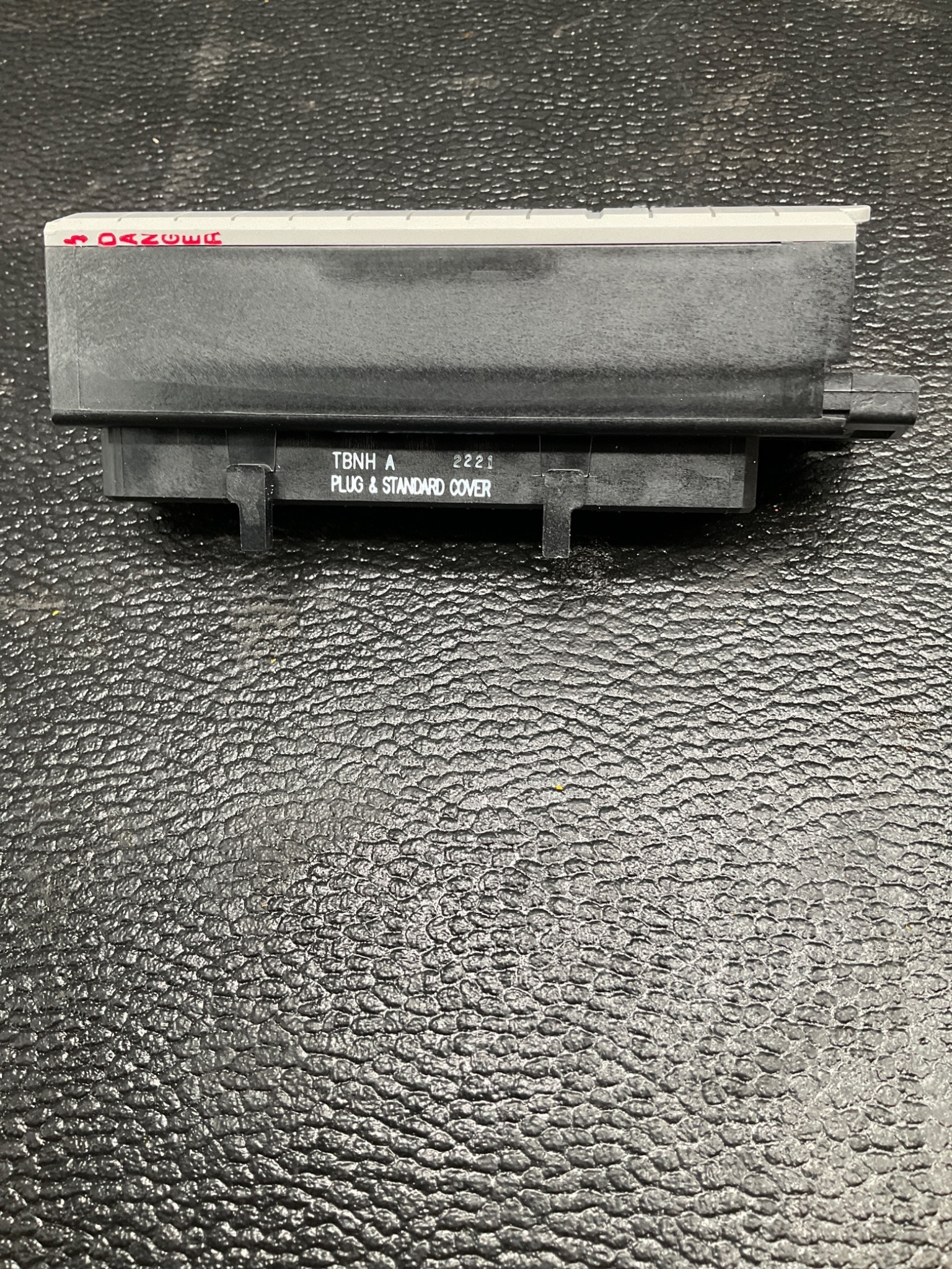 ALLEN-BRADLEY 1756-TBCH/A 36-POINT RTB CONTROLLOGIX NEW 4