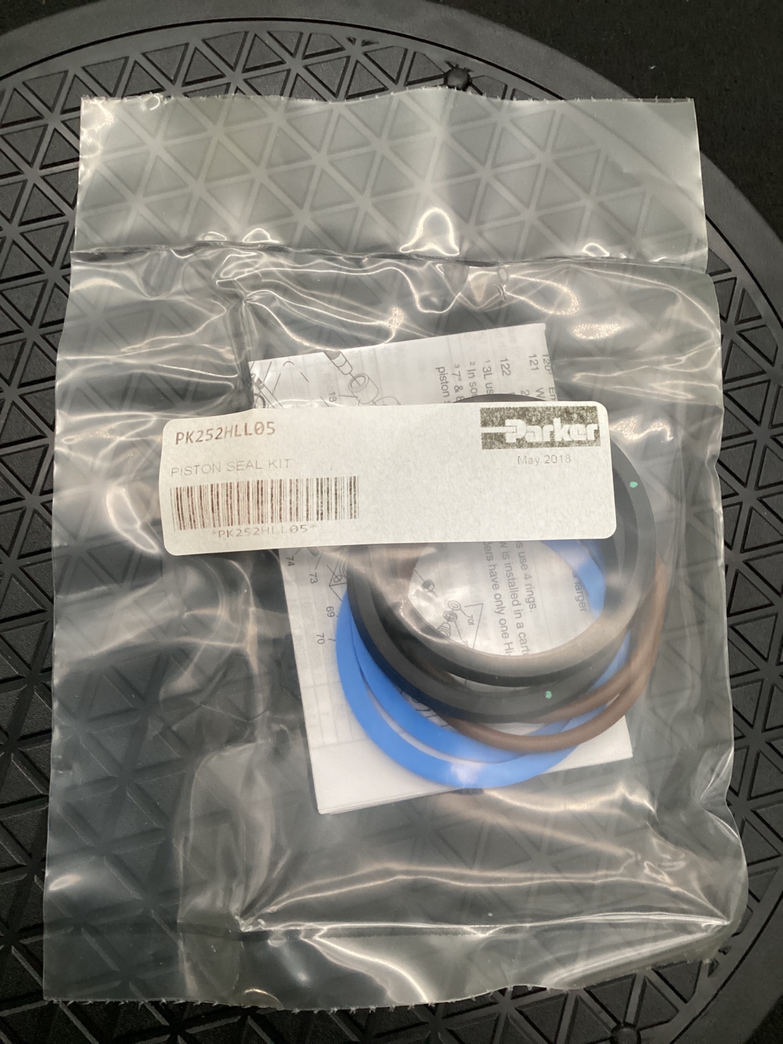 PARKER PK252HLL05 PISTON SEAL KIT 2½″ BORE NEW – OEM HYDRAULIC CYLINDER REPAIR 0