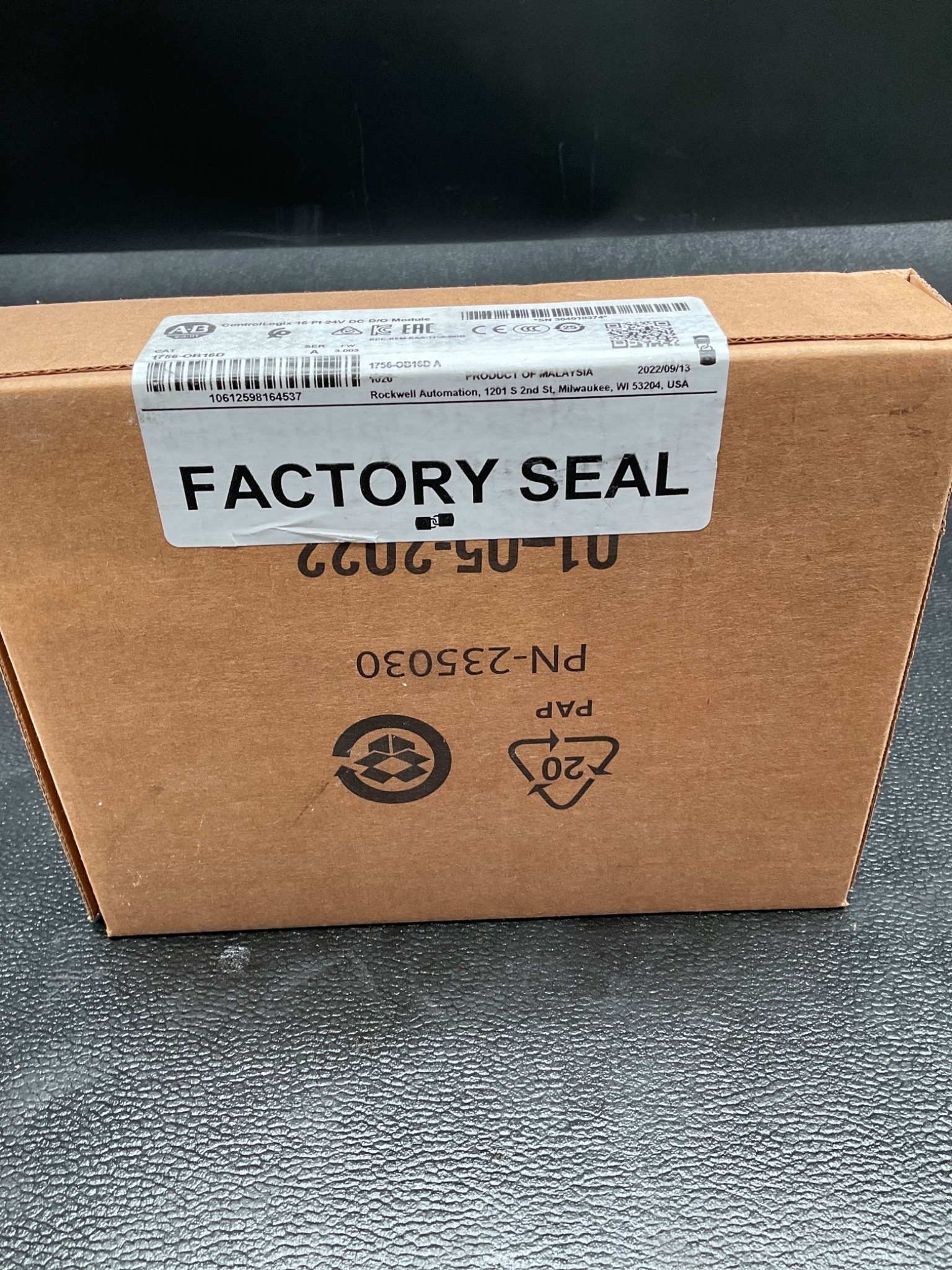 ALLEN-BRADLEY 1756-OB16D DIGITAL OUTPUT MODULE DIAGNOSTIC NEW 2