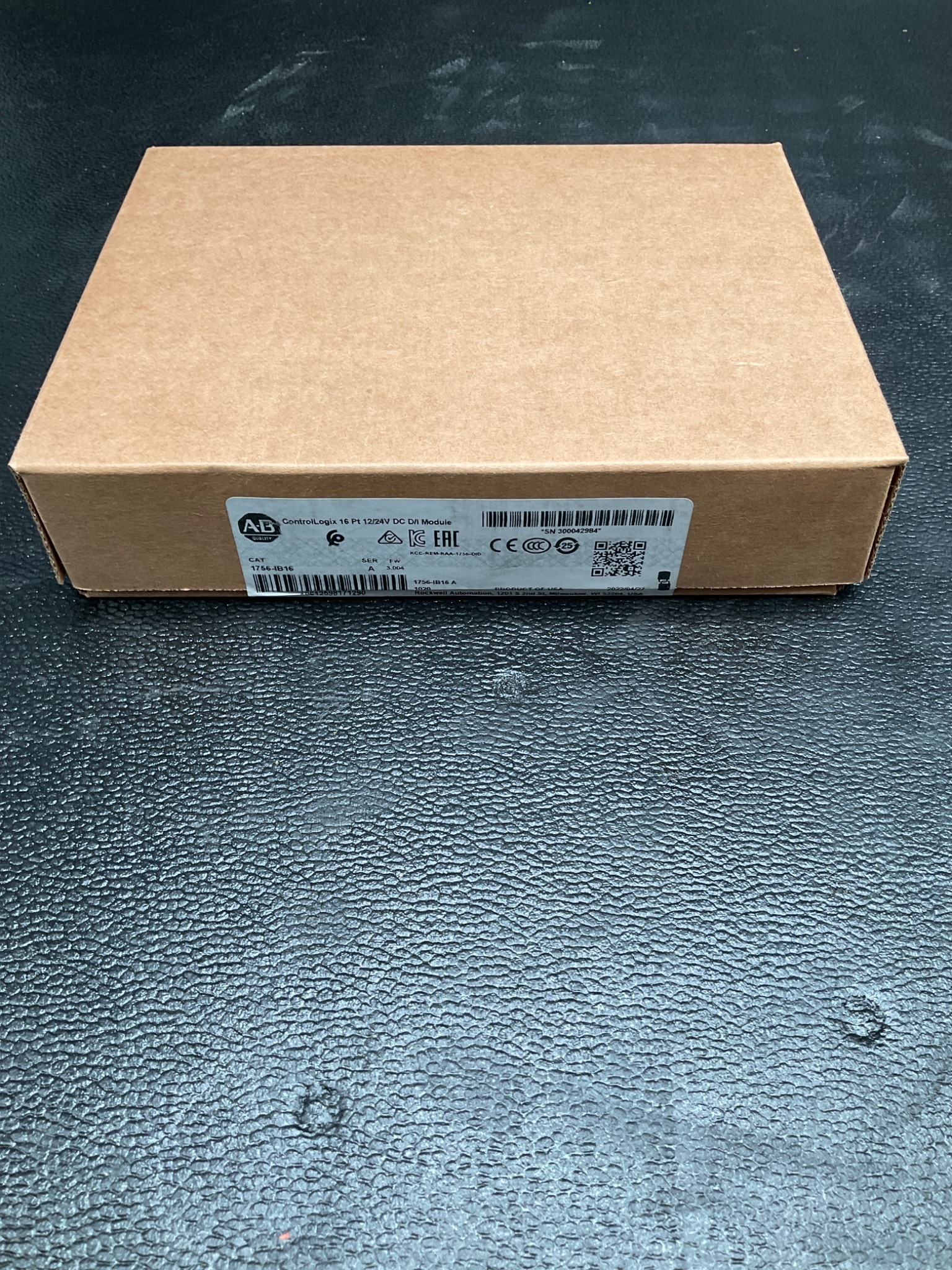 ALLEN-BRADLEY 1756-IB16 DIGITAL INPUT MODULE 24VDC 16PT NEW 2