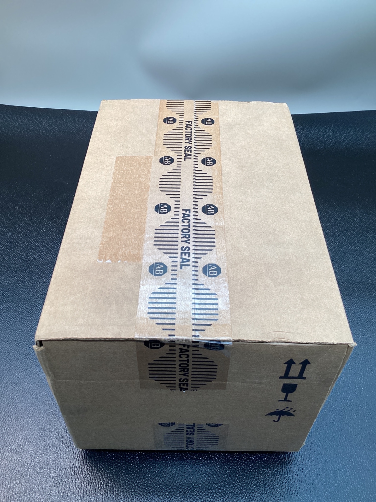 ALLEN-BRADLEY 1756-A7 CONTROLLOGIX 7-SLOT PLC CHASSIS NEW 2
