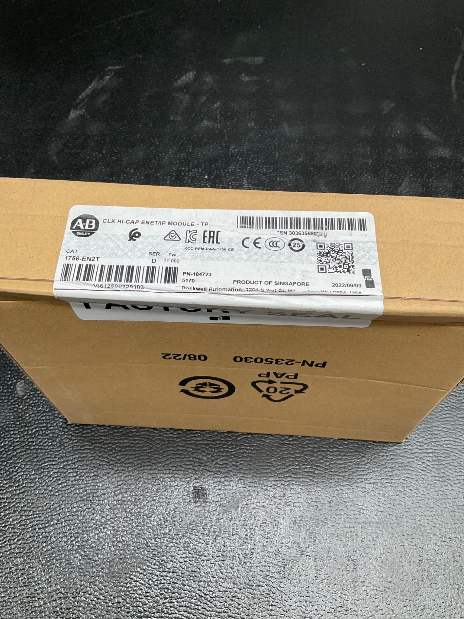 ALLEN-BRADLEY 1756-EN2T CONTROLLOGIX ETHERNET/IP COMMUNICATION MODULE NEW 2