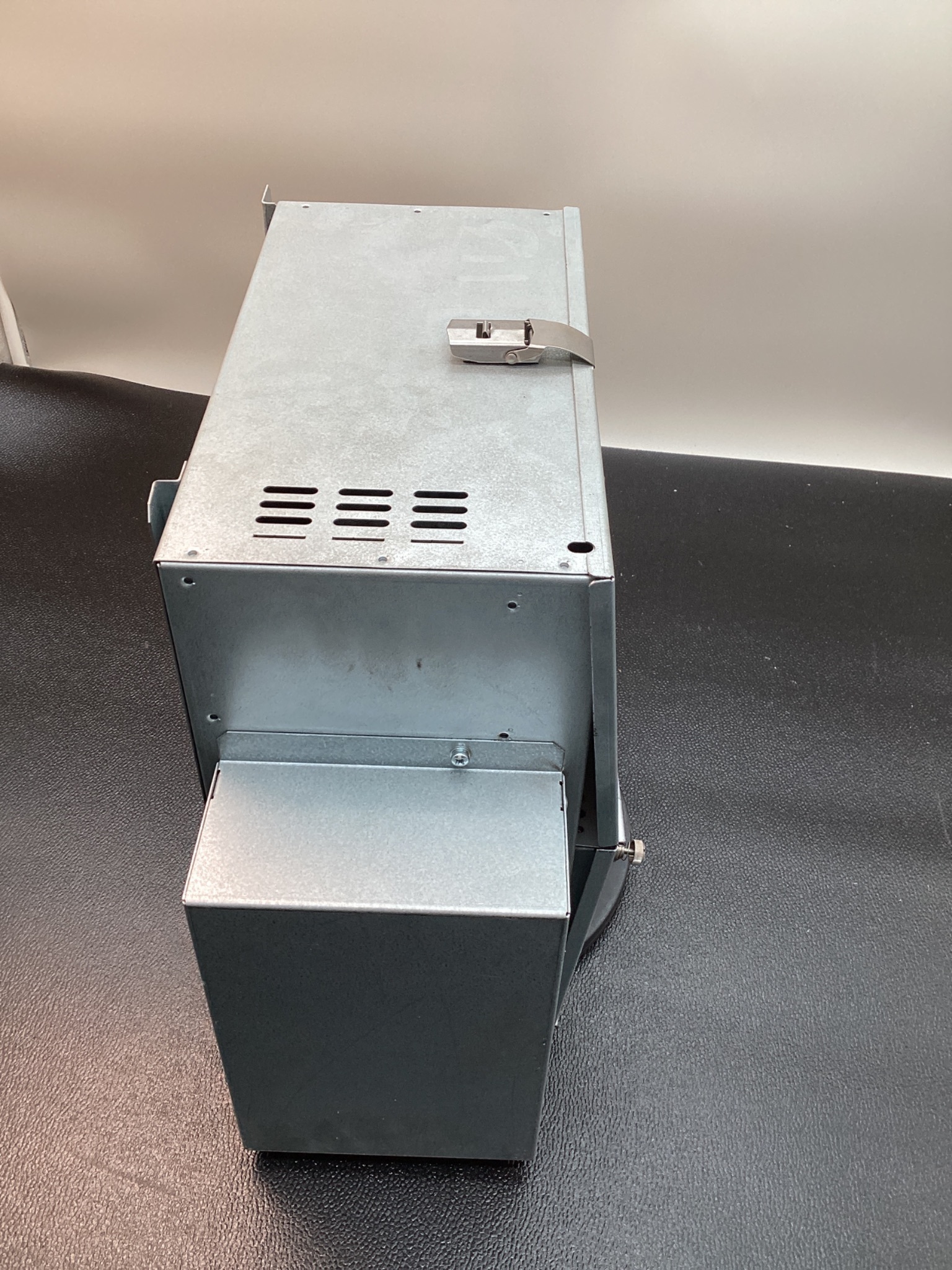 KUKA KPC ED05 133594 ROBOT CONTROLLER 24VDC USED 3