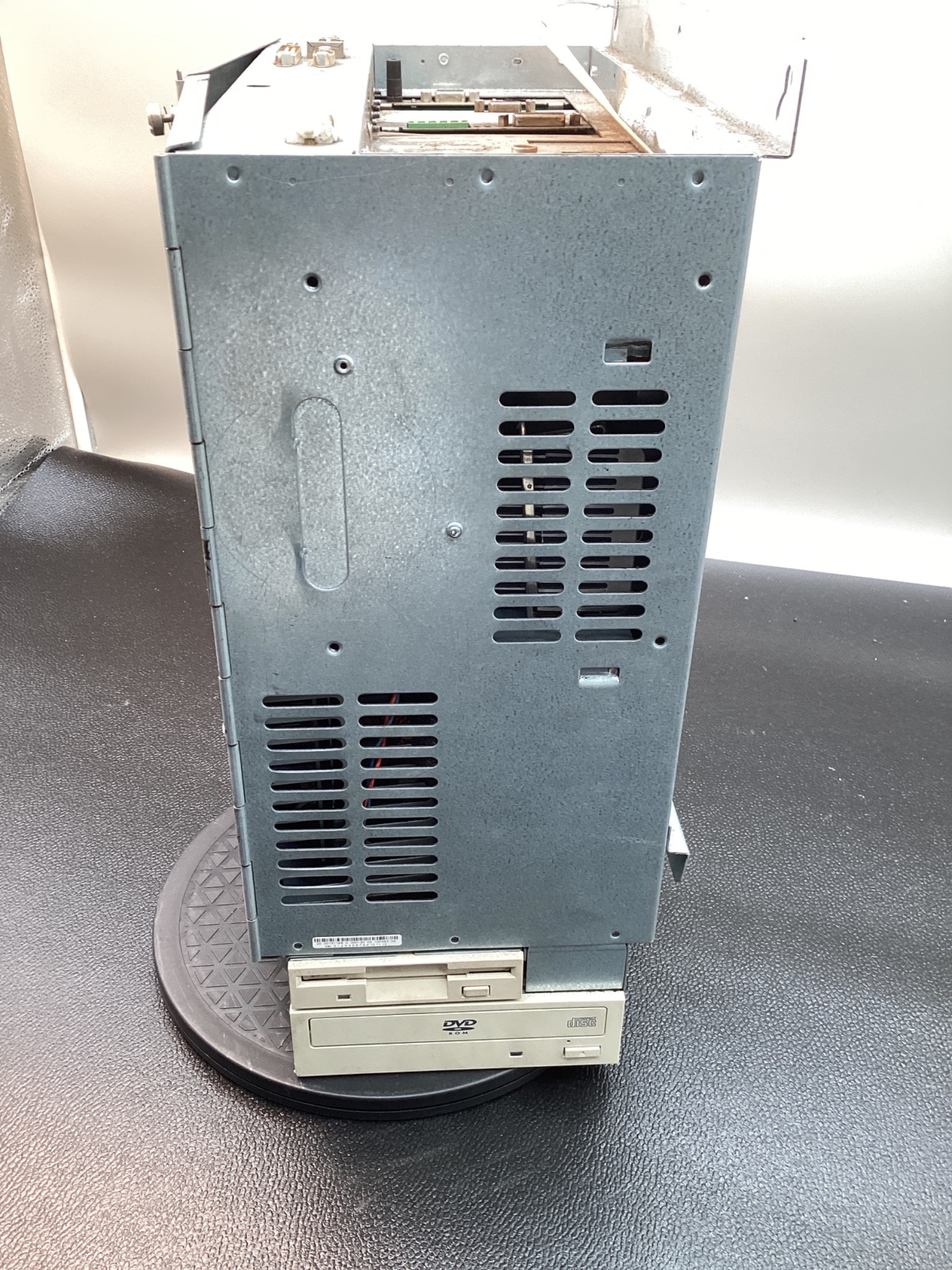 KUKA KPC ED05 133594 ROBOT CONTROLLER 24VDC USED 4