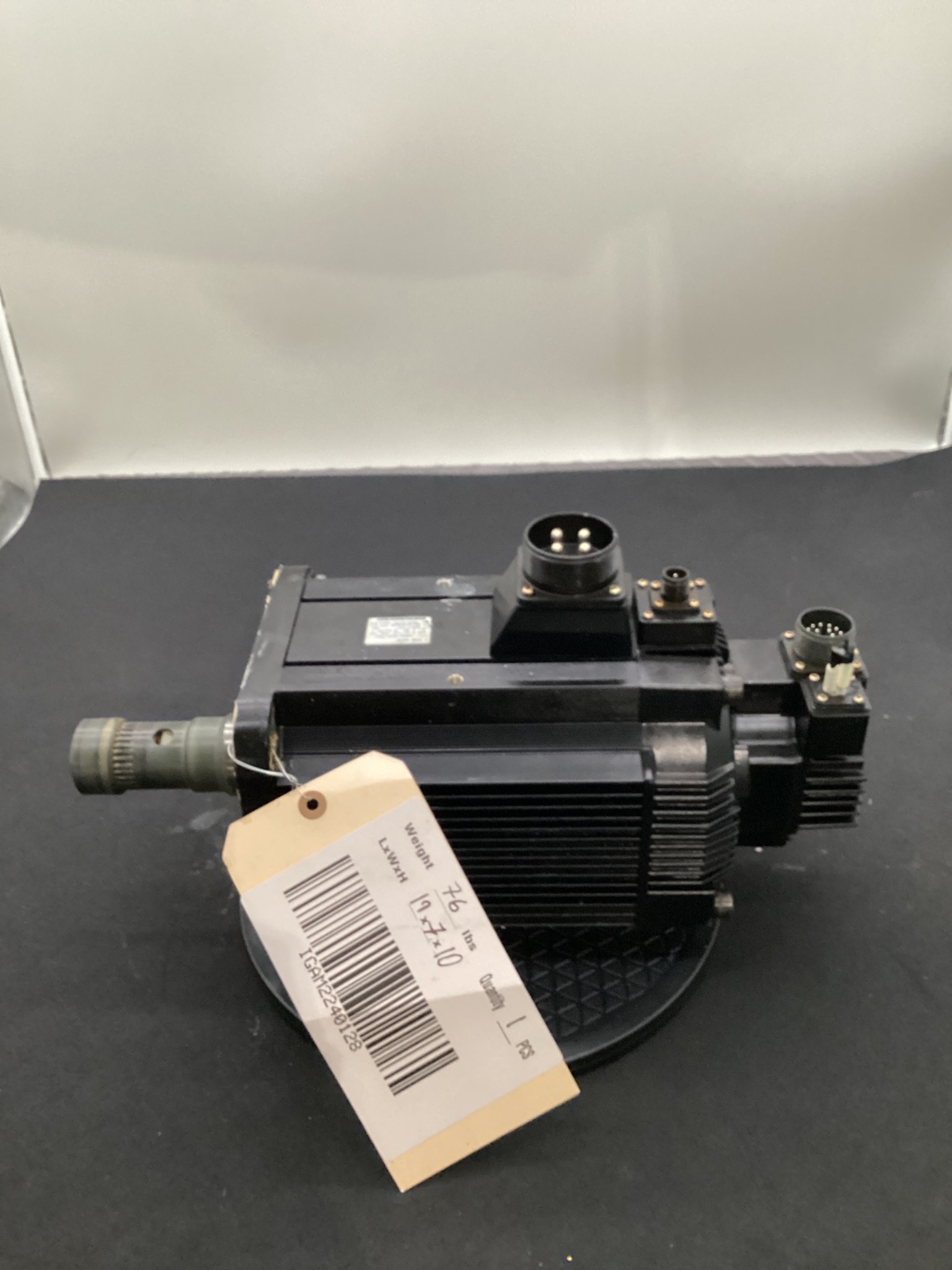 YASKAWA SGMGH-55A2A-YR14 AC SERVO MOTOR 5.5KW USED 1