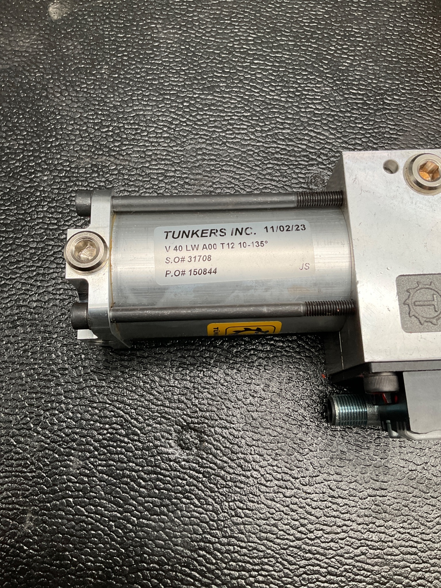 TUNKERS V 40 LWA00 T12 PNEUMATIC SWING CLAMP USED 5