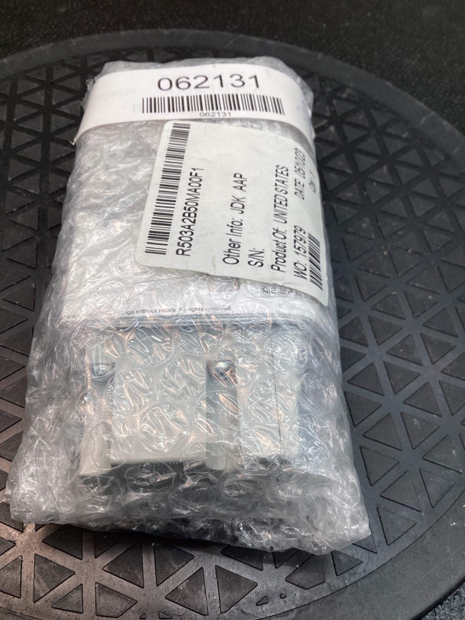 AVENTICS R503A2B50MA00F1 SOLENOID VALVES USED 1