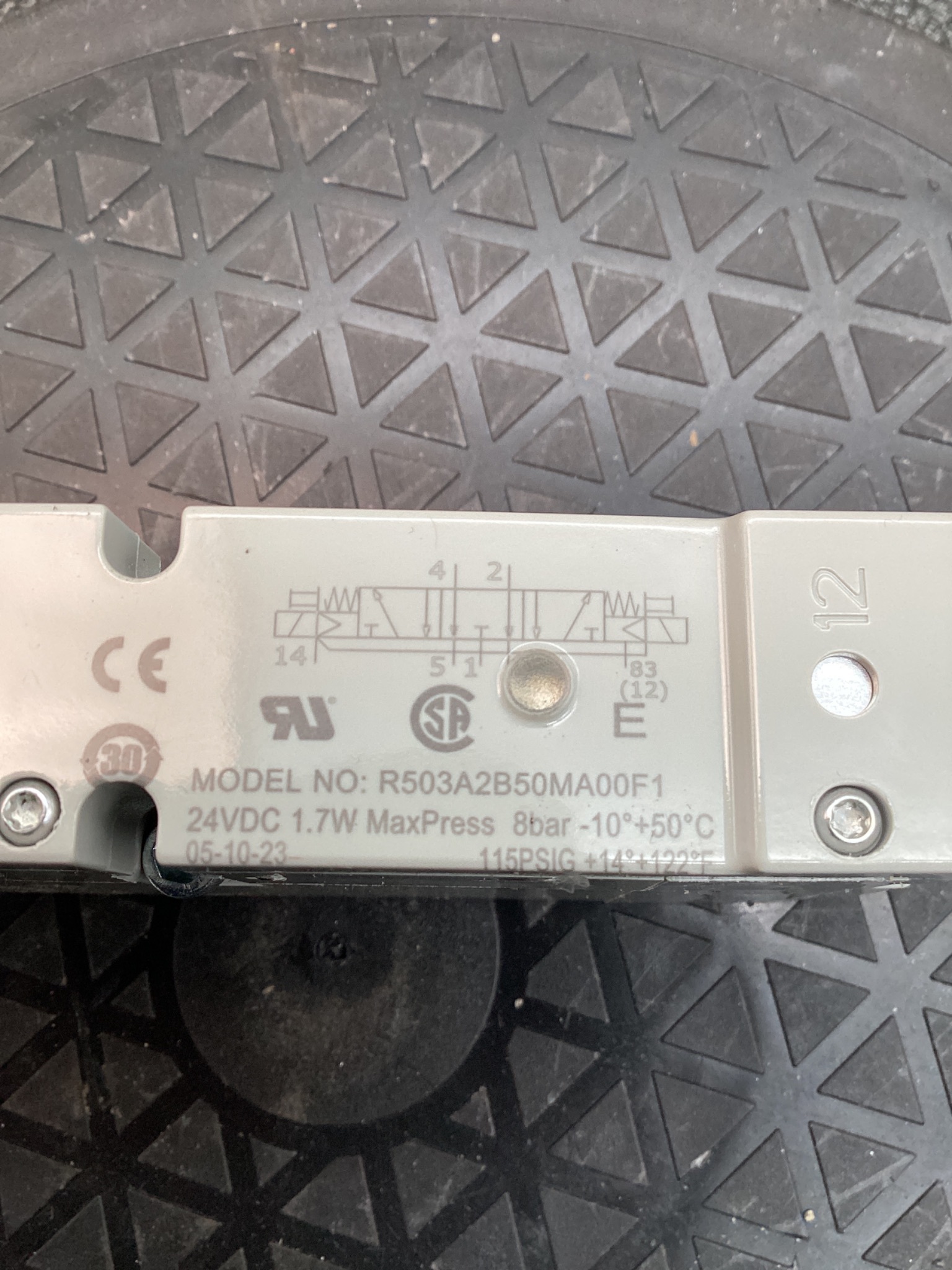 AVENTICS R503A2B50MA00F1 SOLENOID VALVES USED 4