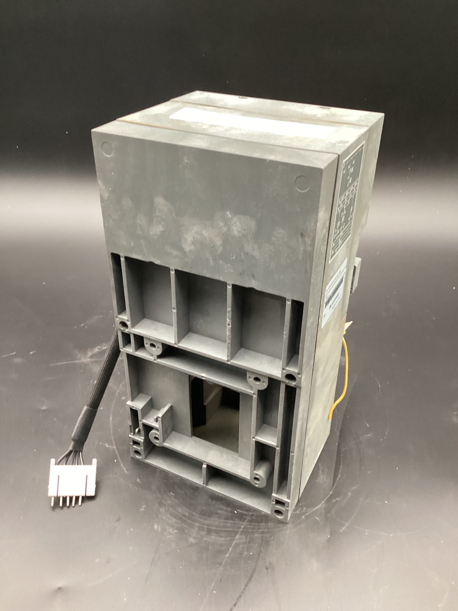 ABB SACE ISOMAX S MOLDED CASE CIRCUIT BREAKER USED 1
