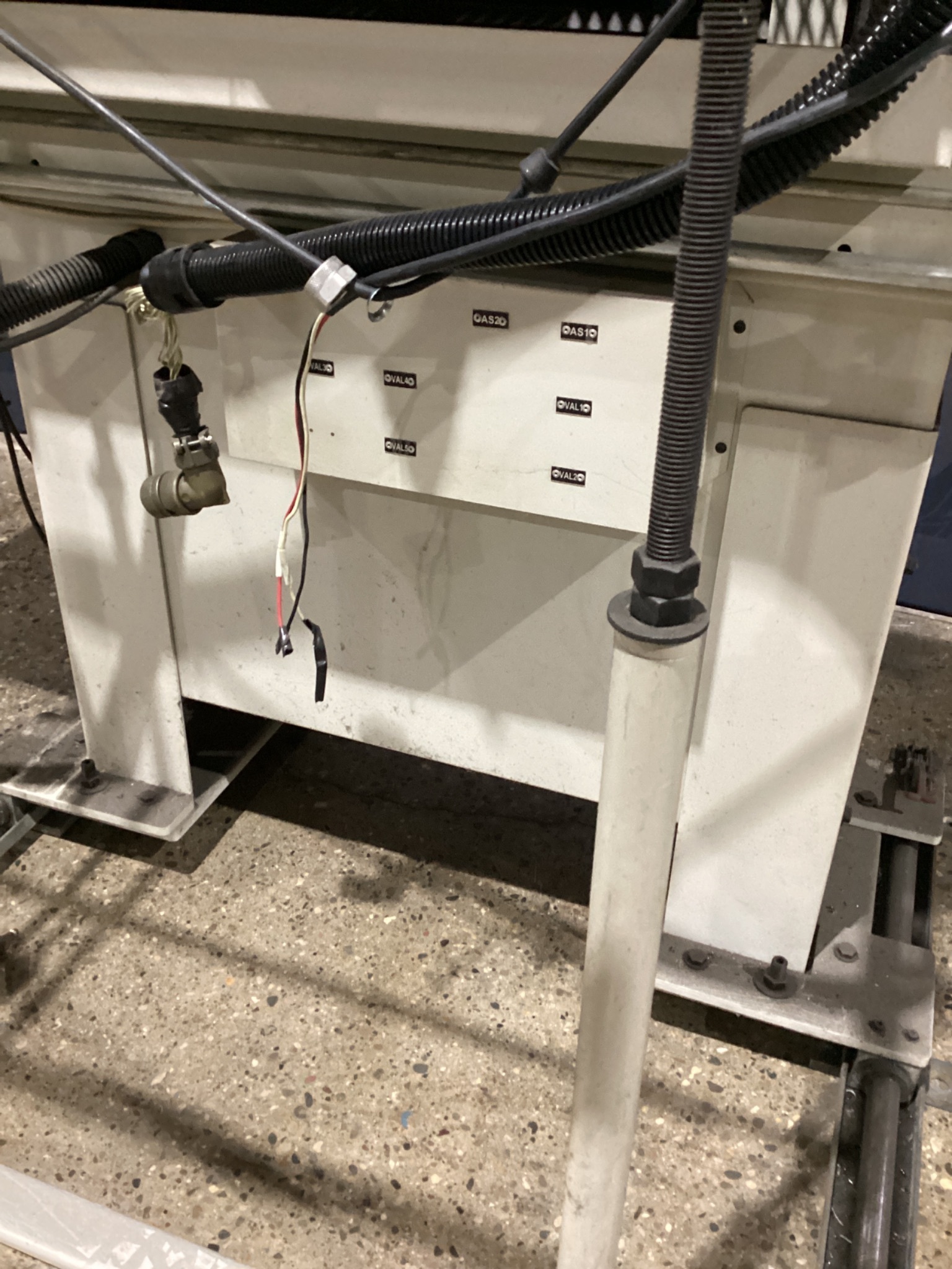 EDGE TECHNOLOGIES V-65E-CE-A MAGAZINE TYPE BAR LOADERS USED 2
