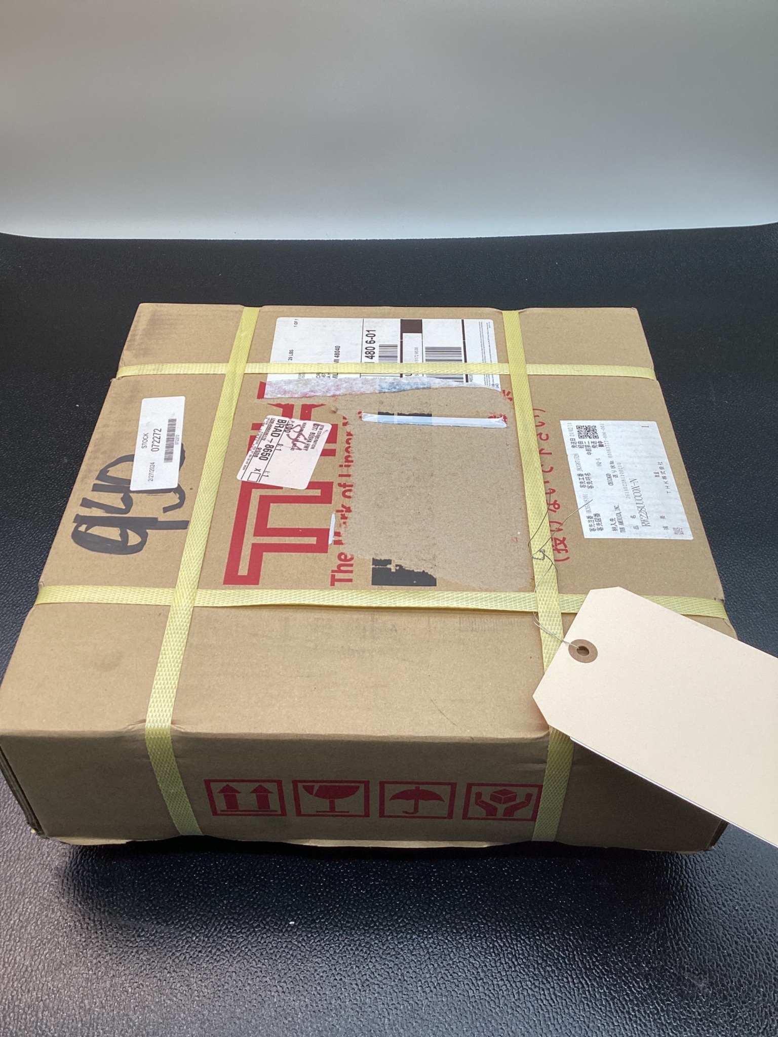 THK RW228UUCC0X-N Cross Roller Bearing NEW 3