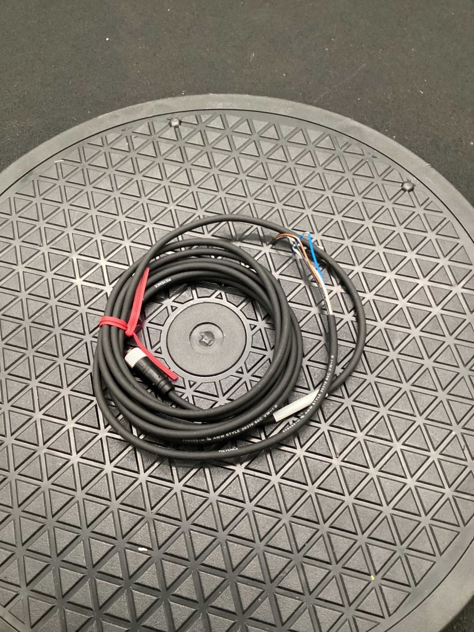 KEYENCE OP-73864 M8 CONNECTOR CABLE 2M NEW 2