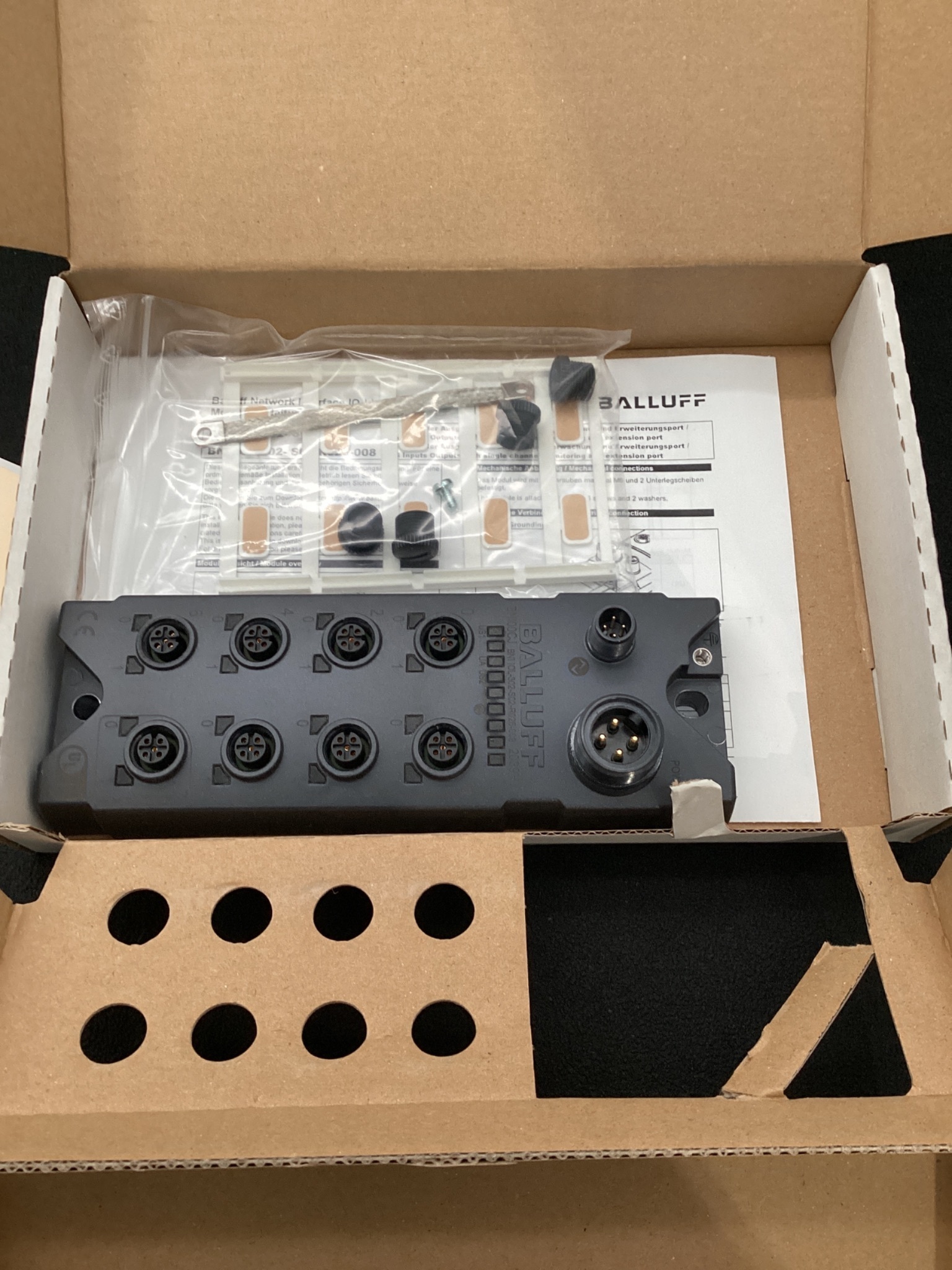 BALLUFF BNI00CJ IO-LINK SENSOR ACTUATOR HUB NEW 0