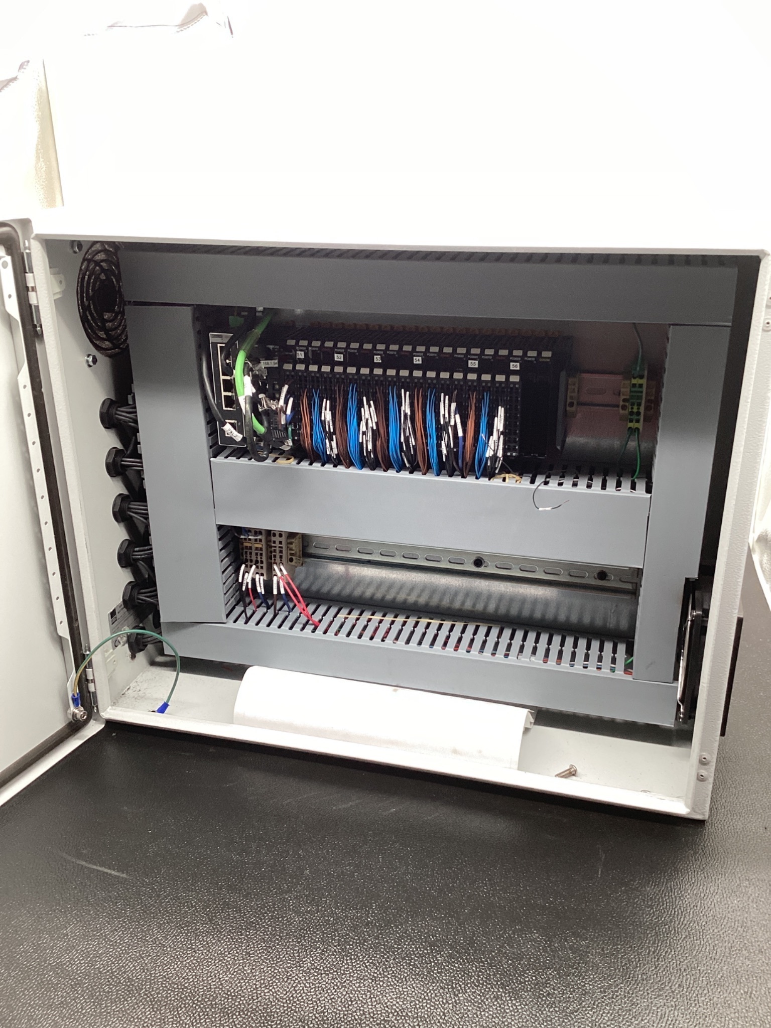 ORIONTECH WM 8017544 WALL-MOUNT ENCLOSURE NEMA 4/IP66 USED 1