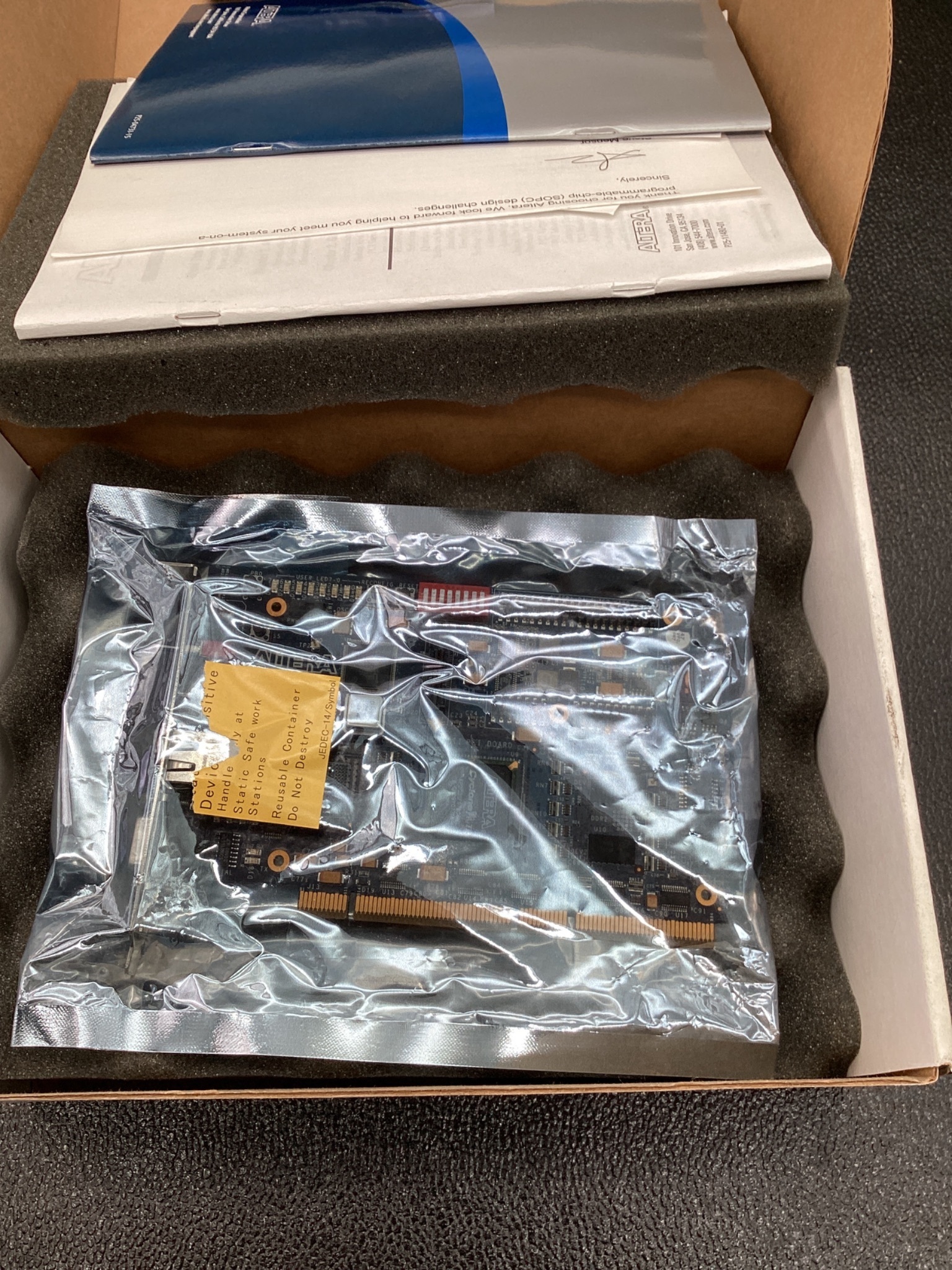 ALTERA CYCLONE II FPGA Starter Development Kit DK-PCI-2C35N-0A NEW 3