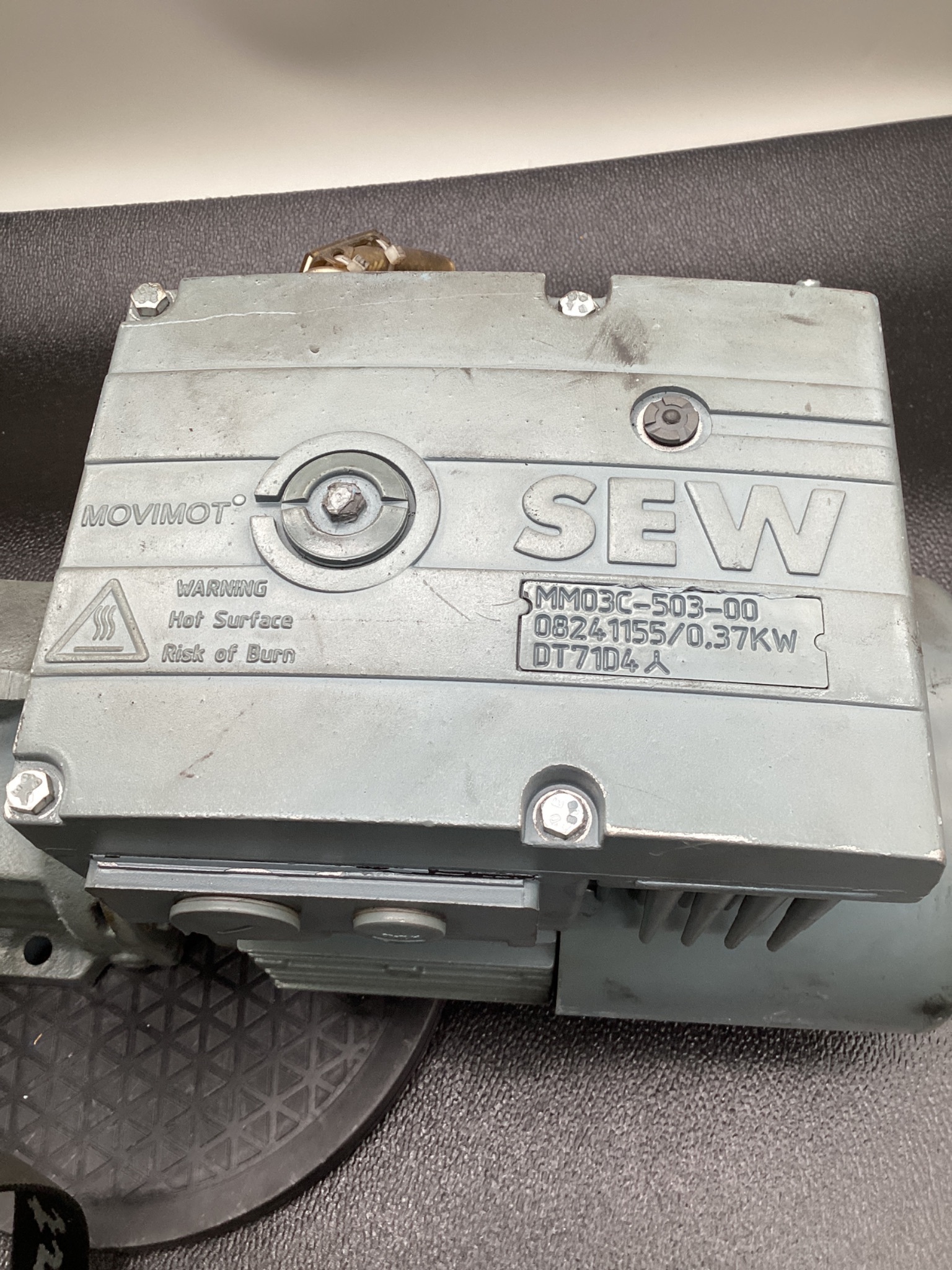 SEW-EURODRIVE K37 DT71D4/BMG/HR/MM03 HELICAL-BEVEL GEAR MOTOR USED 3