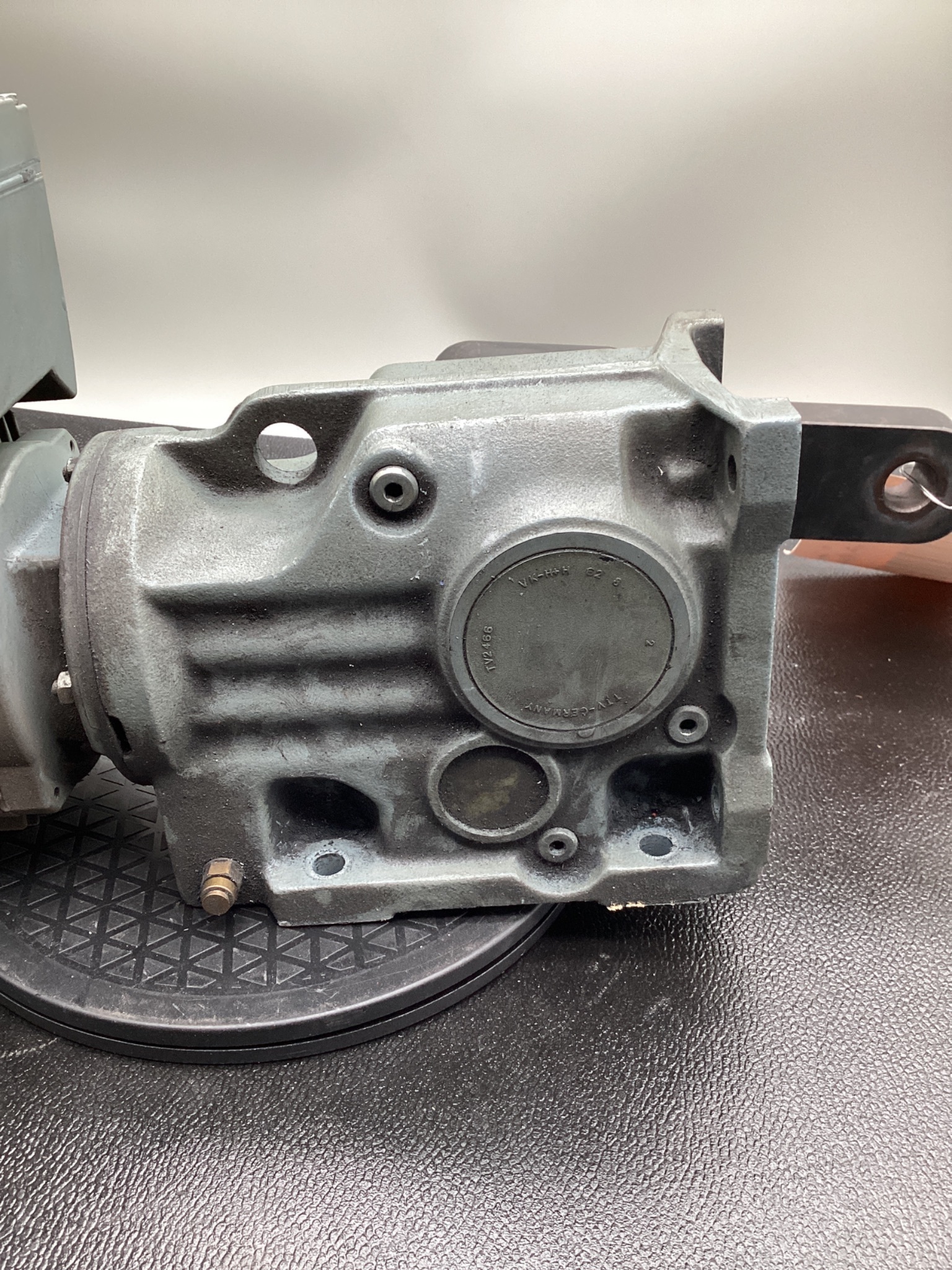 SEW-EURODRIVE K37 DT71D4/BMG/HR/MM03 HELICAL-BEVEL GEAR MOTOR USED 4