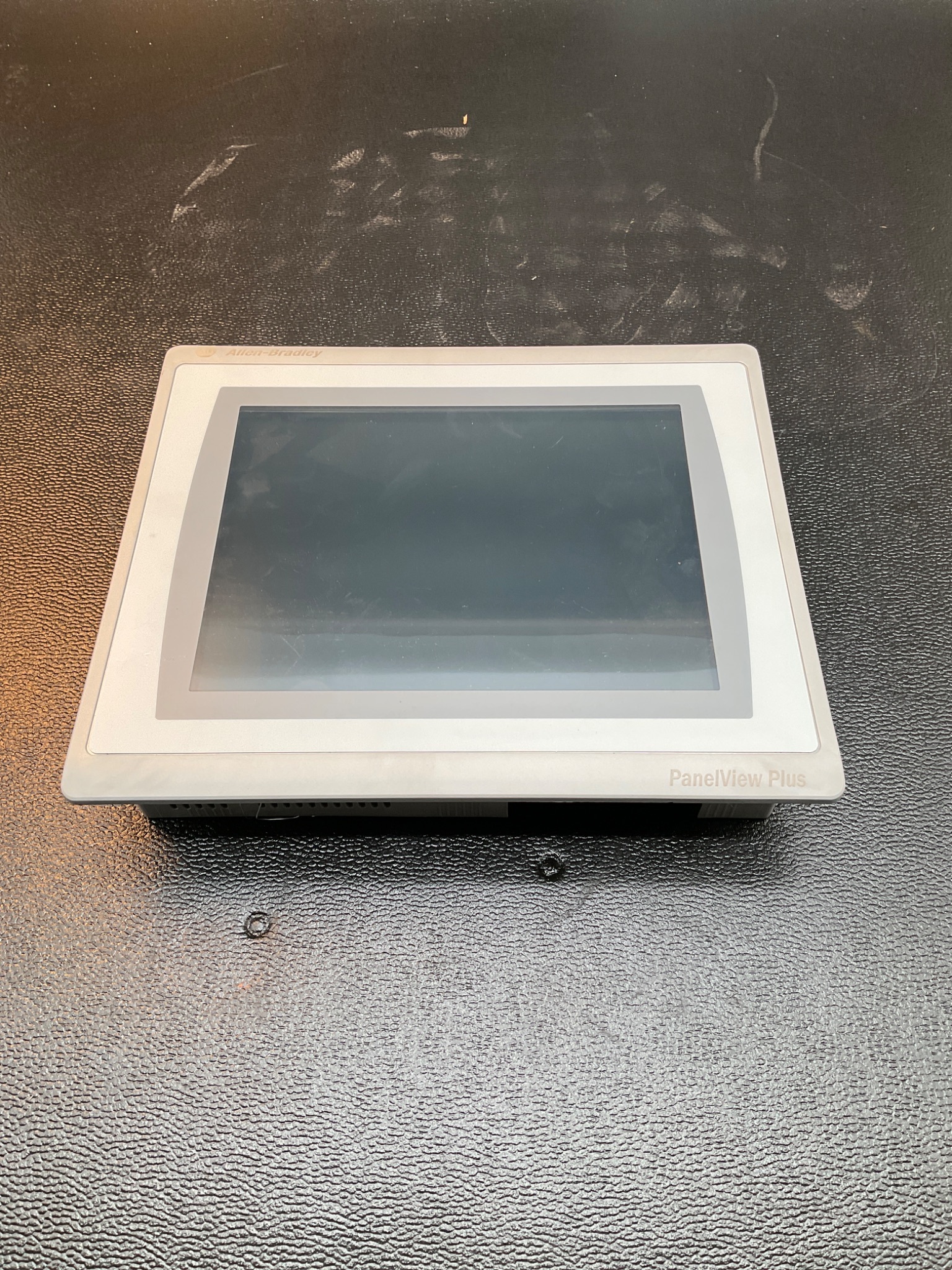 ALLEN BRADLEY 2711P-T10C21D8S PANELVIEW PLUS 7 10.4IN HMI USED 1
