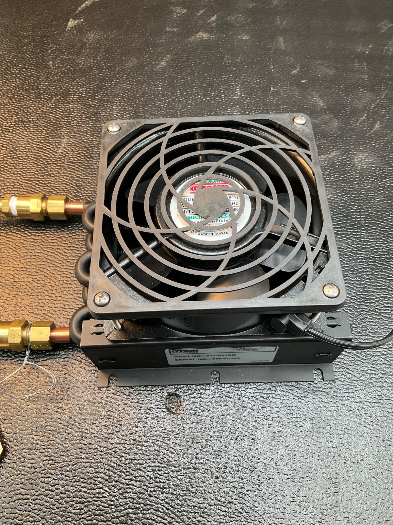 LYTRON 6110G1SB COPPER TUBE-FIN HEAT EXCHANGER 430W USED 3