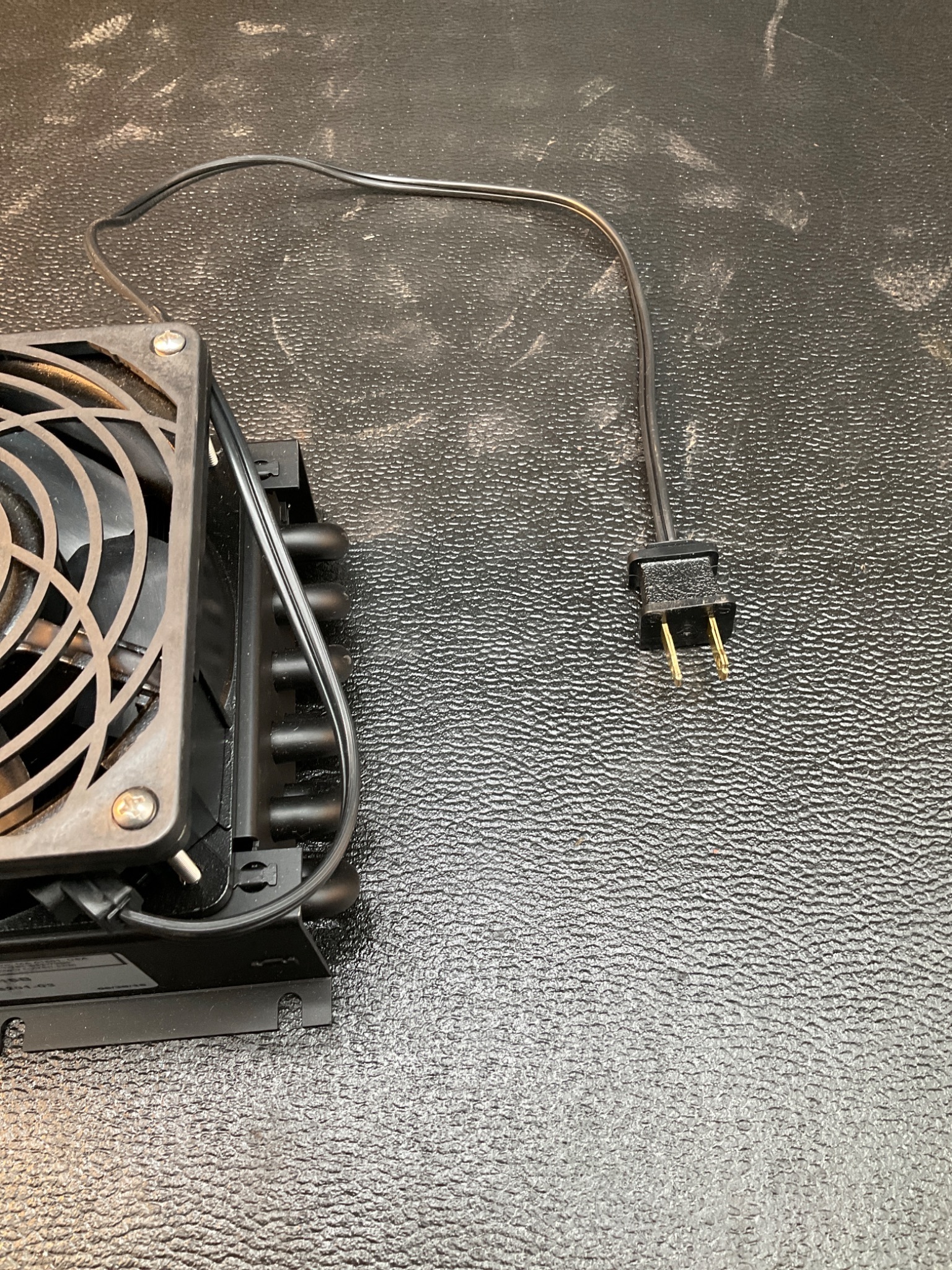 LYTRON 6110G1SB COPPER TUBE-FIN HEAT EXCHANGER 430W USED 4