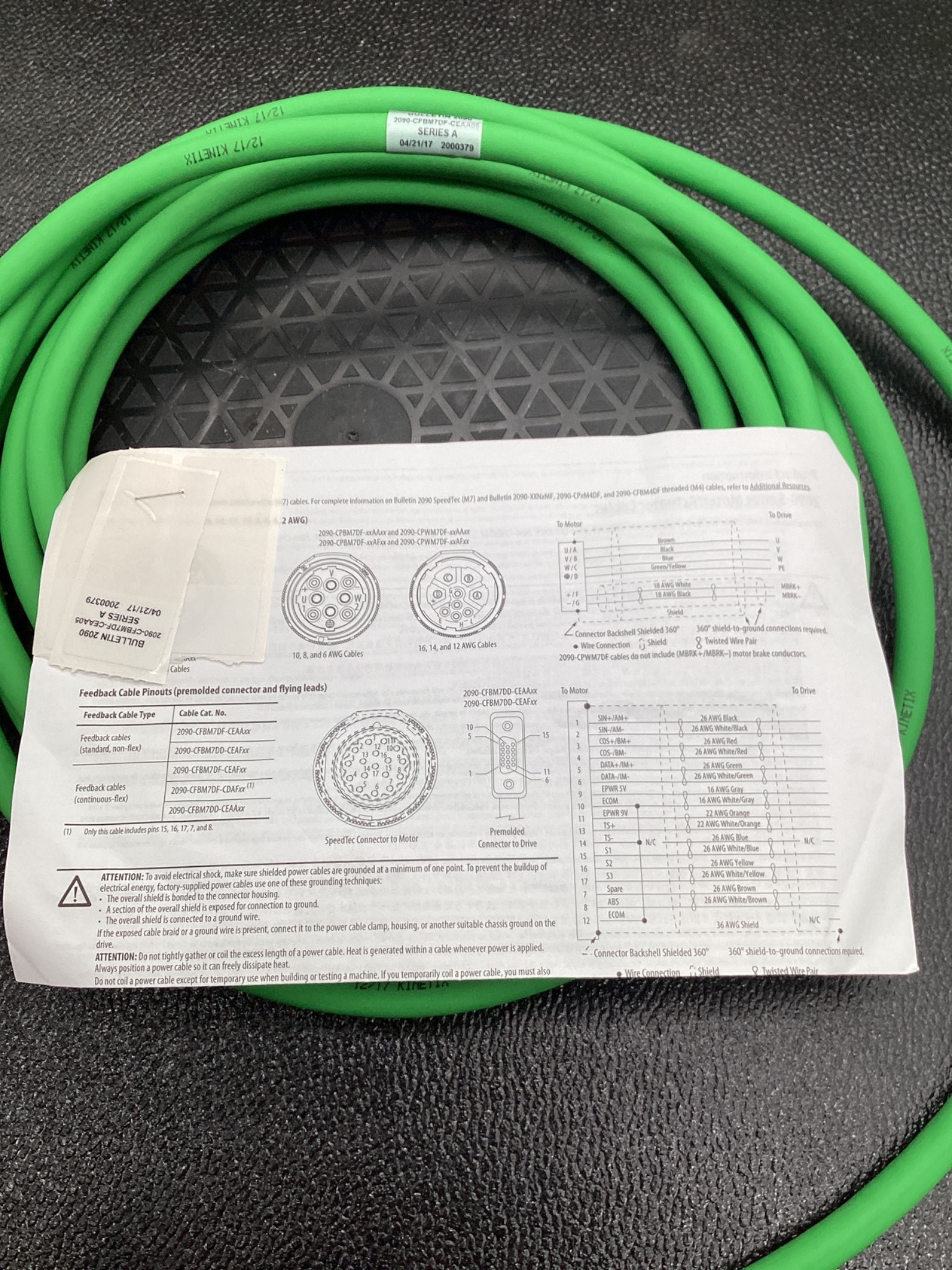 ALLEN BRADLEY 2090-CFBM7DF-CEAA05 MOTOR FEEDBACK CABLE 5M NEW 5