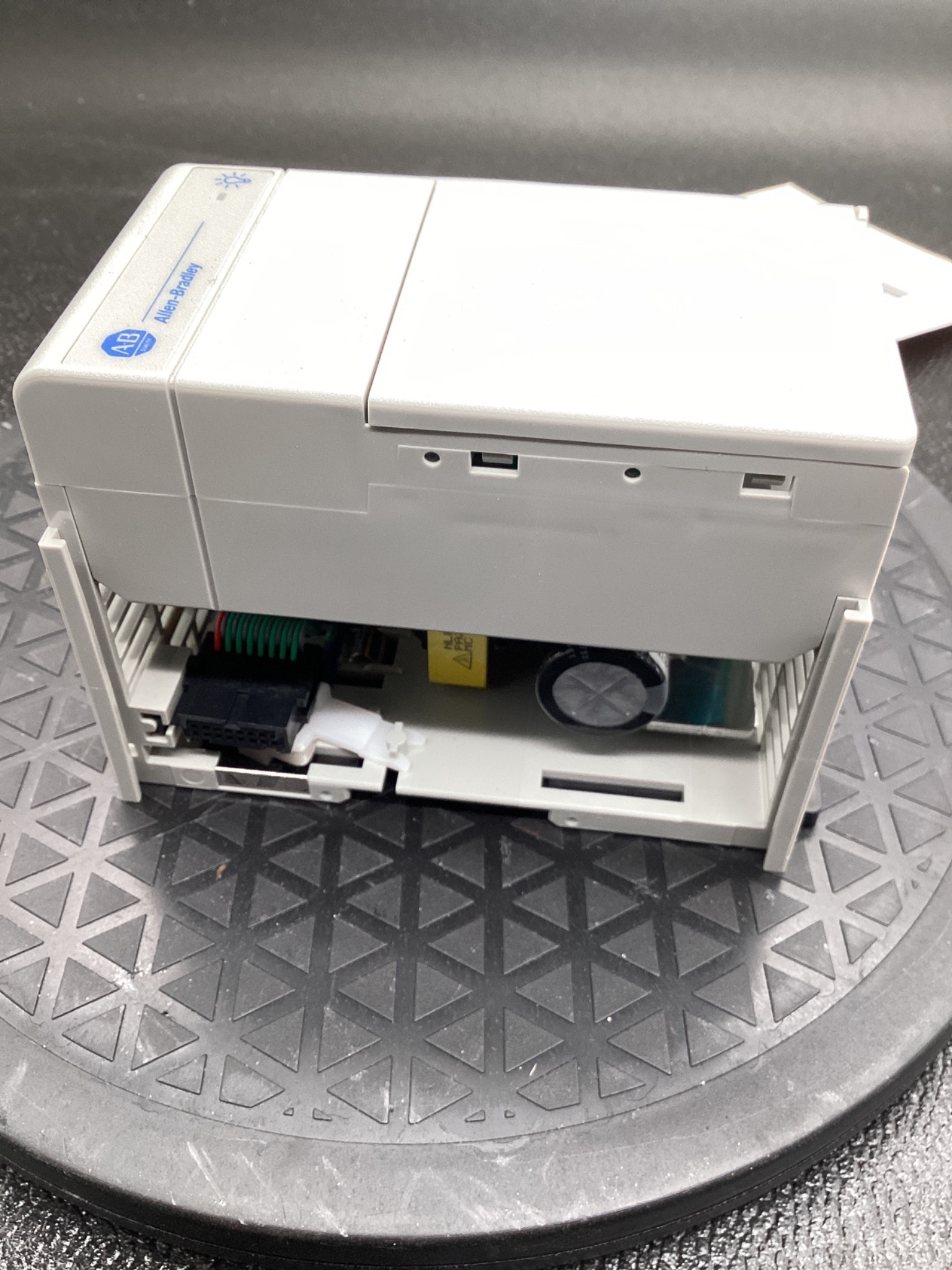 ALLEN BRADLEY 1769-PA2 COMPACTLOGIX AC POWER SUPPLY 85–265V USED 1