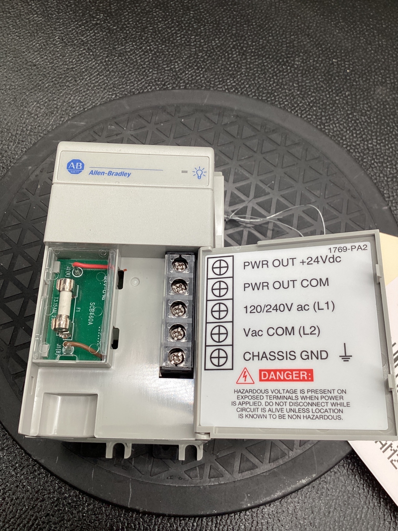 ALLEN BRADLEY 1769-PA2 COMPACTLOGIX AC POWER SUPPLY 85–265V USED 4