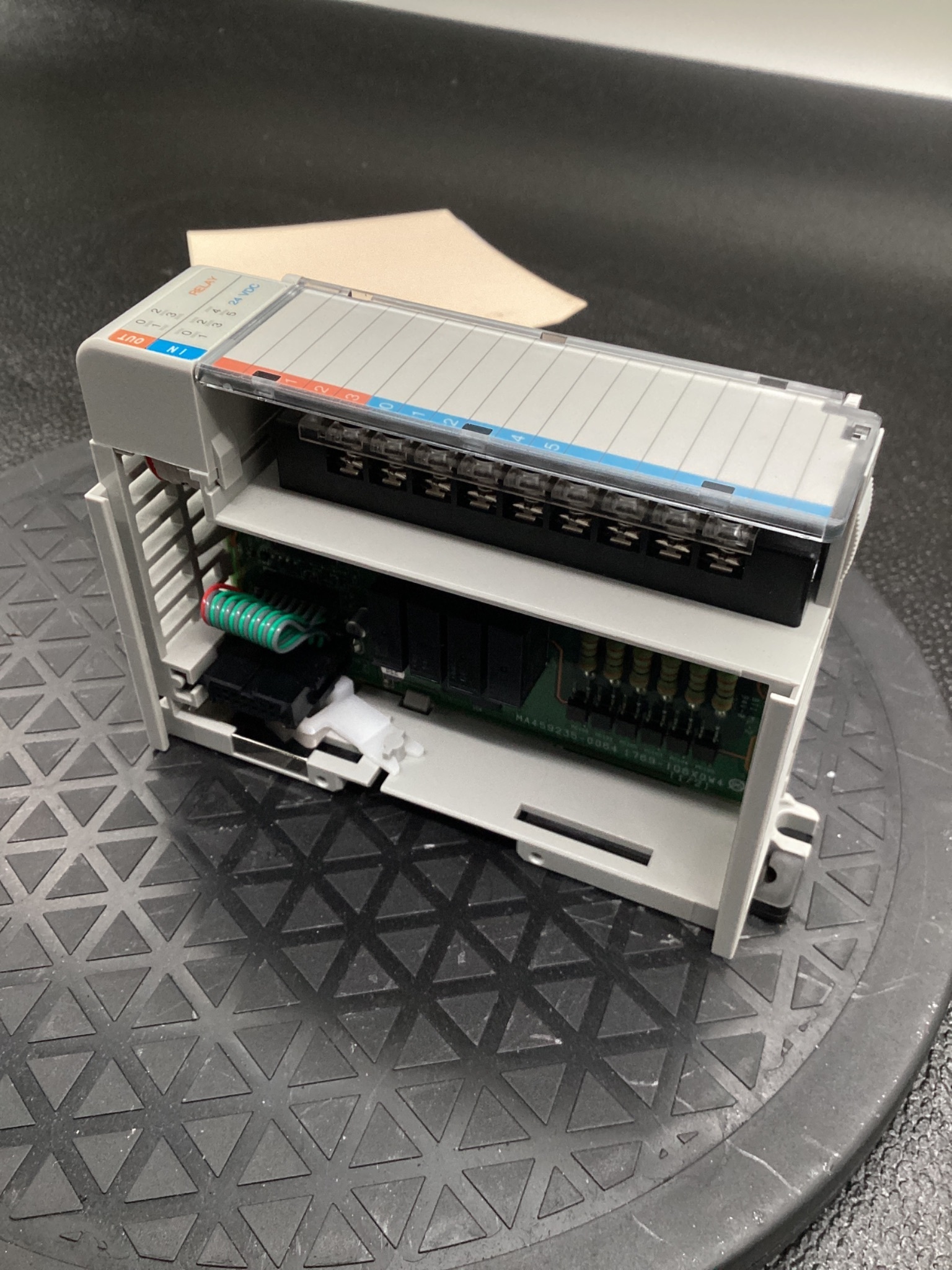 ALLEN BRADLEY 1769-IQ6XOW4 /B COMPACT I/O COMBO MODULE 24VDC RELAY USED 2