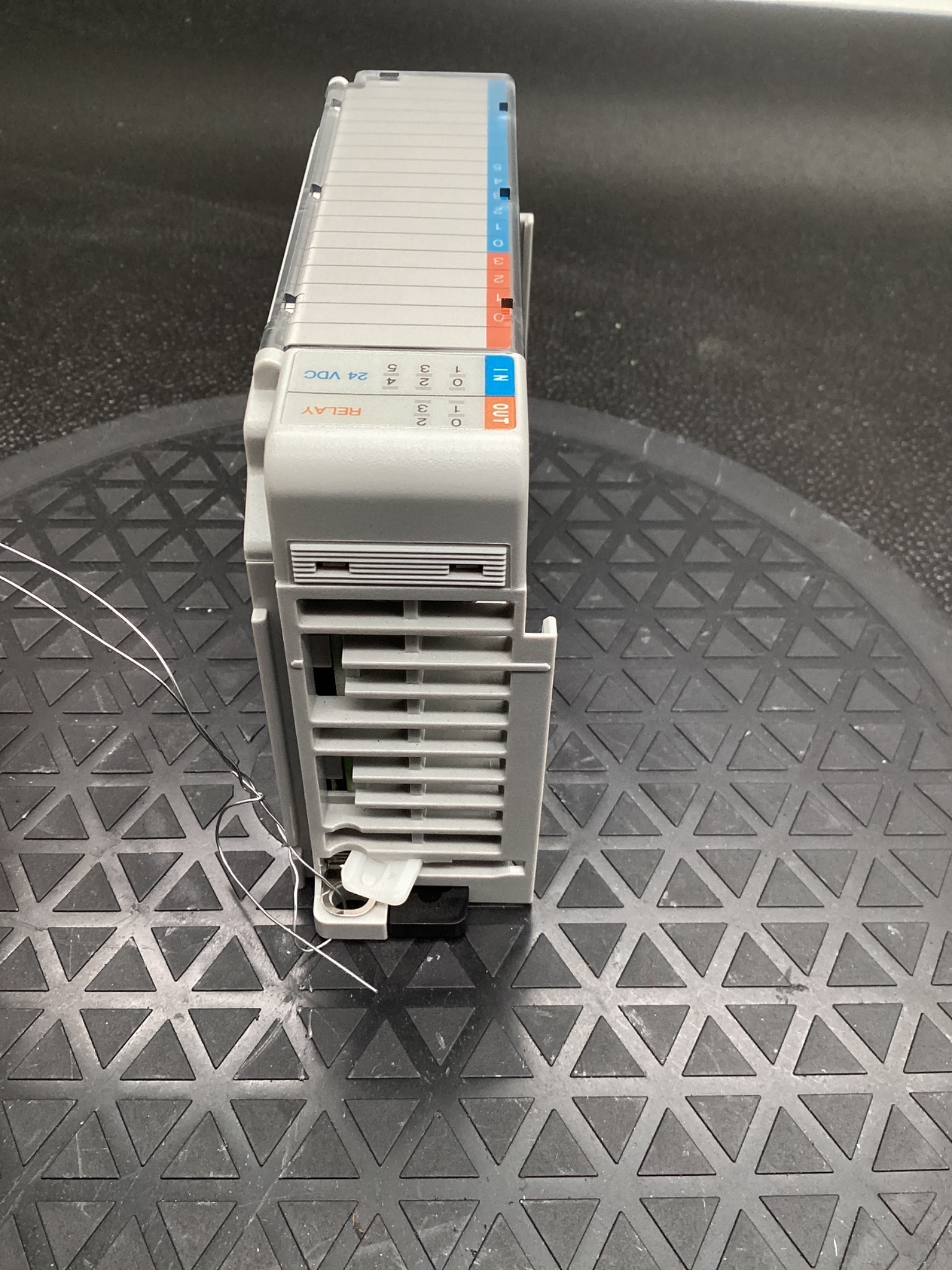 ALLEN BRADLEY 1769-IQ6XOW4 /B COMPACT I/O COMBO MODULE 24VDC RELAY USED 3