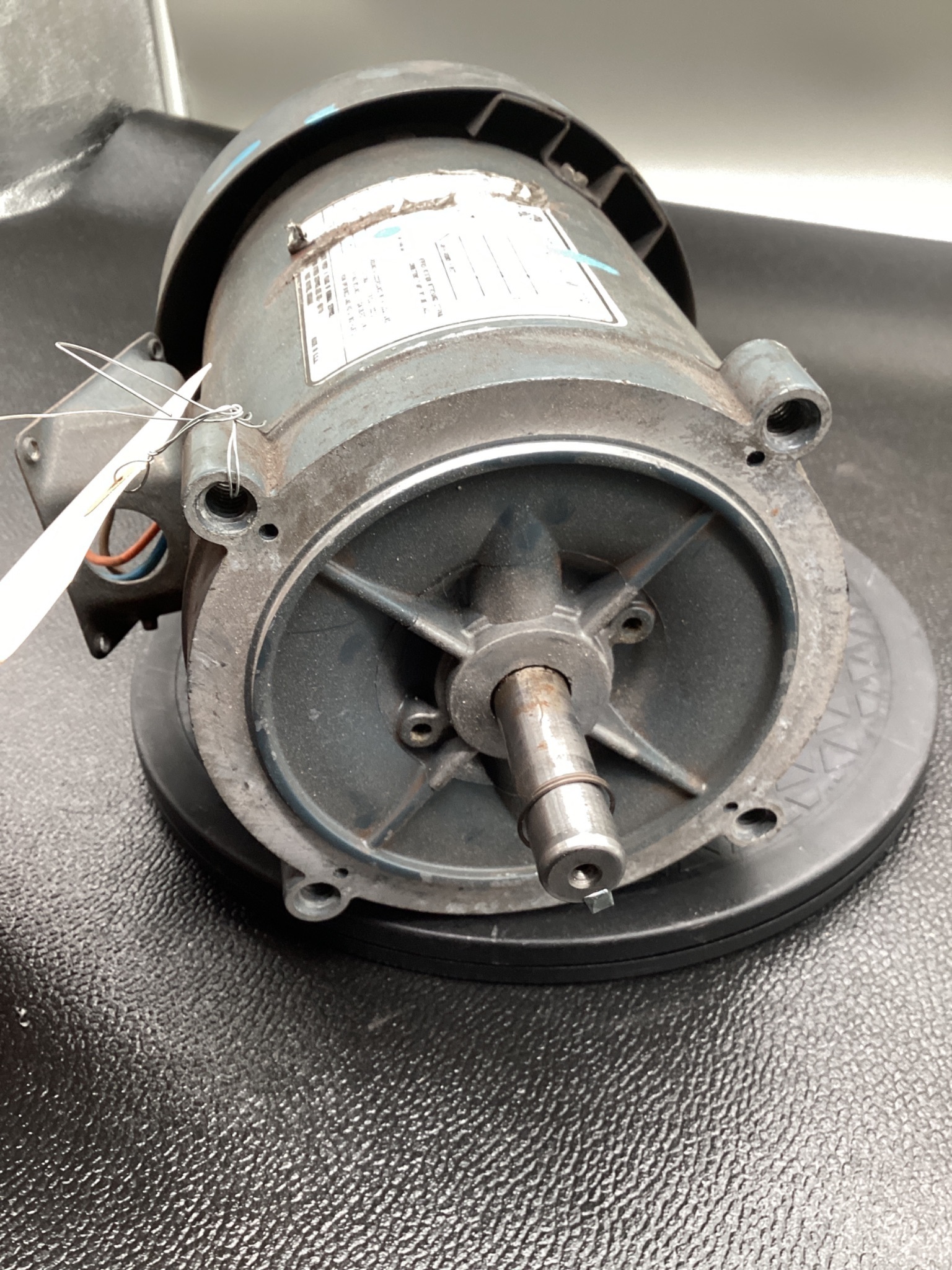 GENERAL ELECTRIC 5K33KN67 1/3HP 575V 3PH AC MOTOR 56C TEFC USED 3