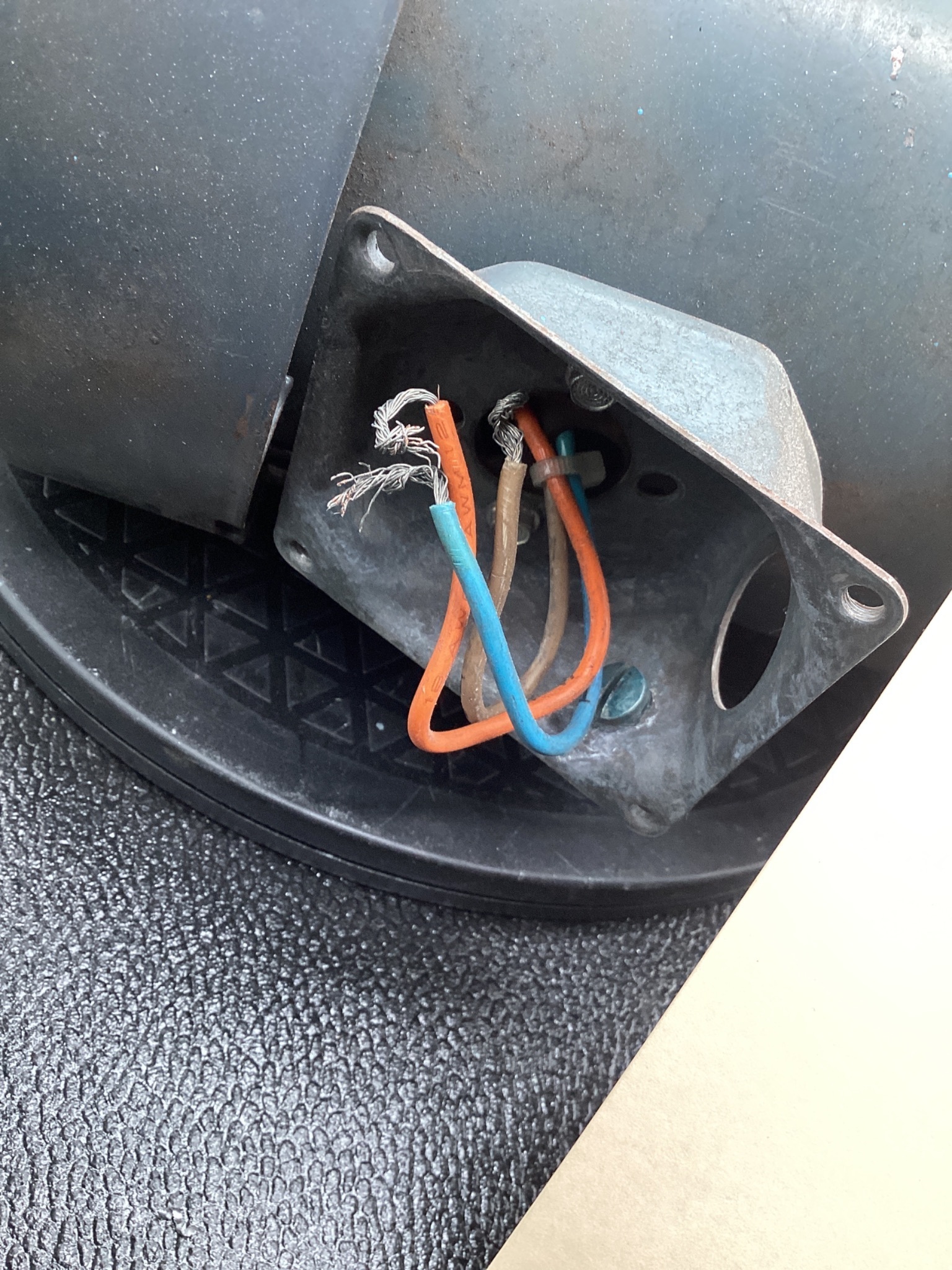 GENERAL ELECTRIC 5K33KN67 1/3HP 575V 3PH AC MOTOR 56C TEFC USED 4