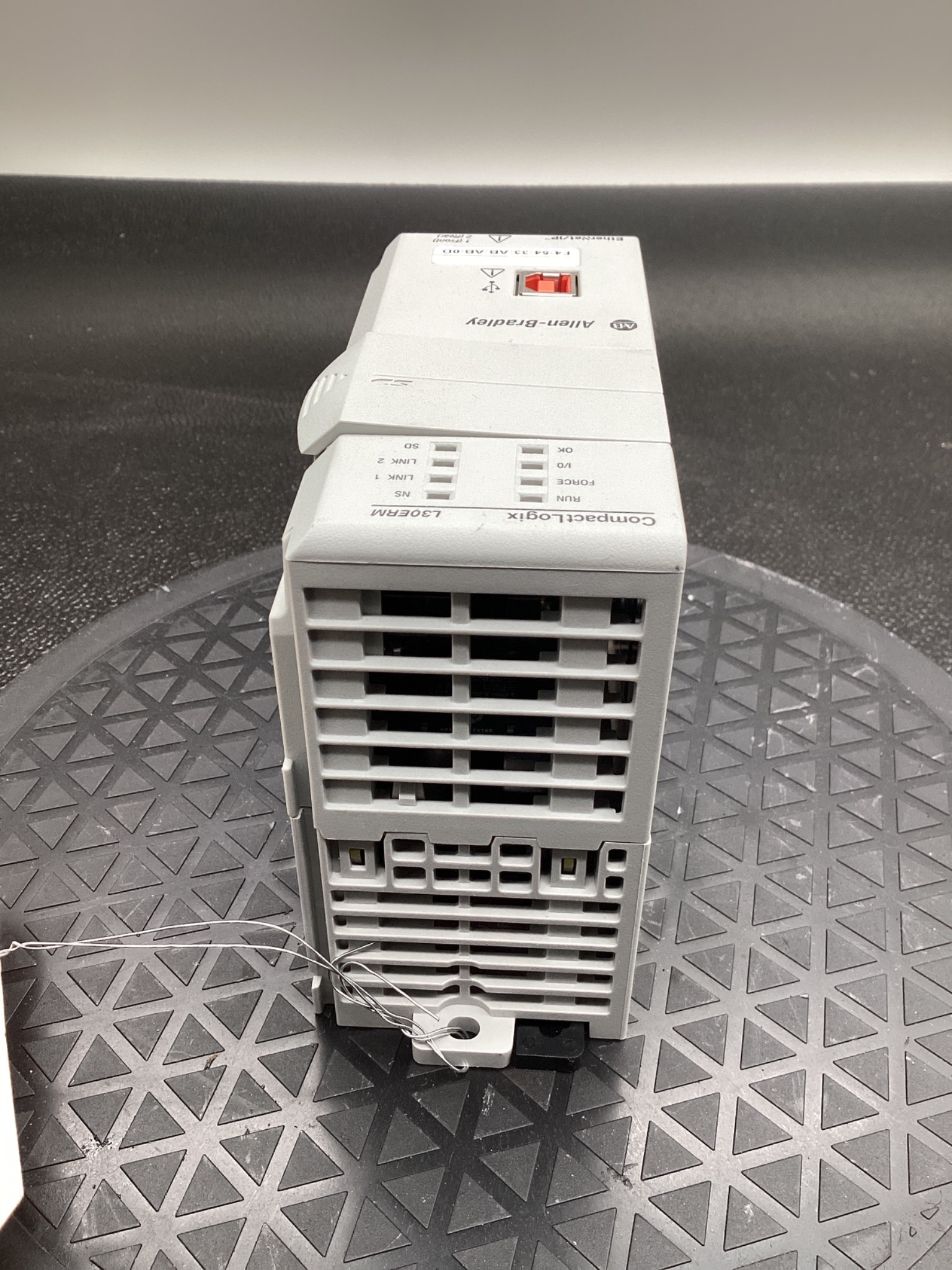 ALLEN BRADLEY 1769-L30ERM COMPACTLOGIX 1MB MOTION CONTROLLER USED 4