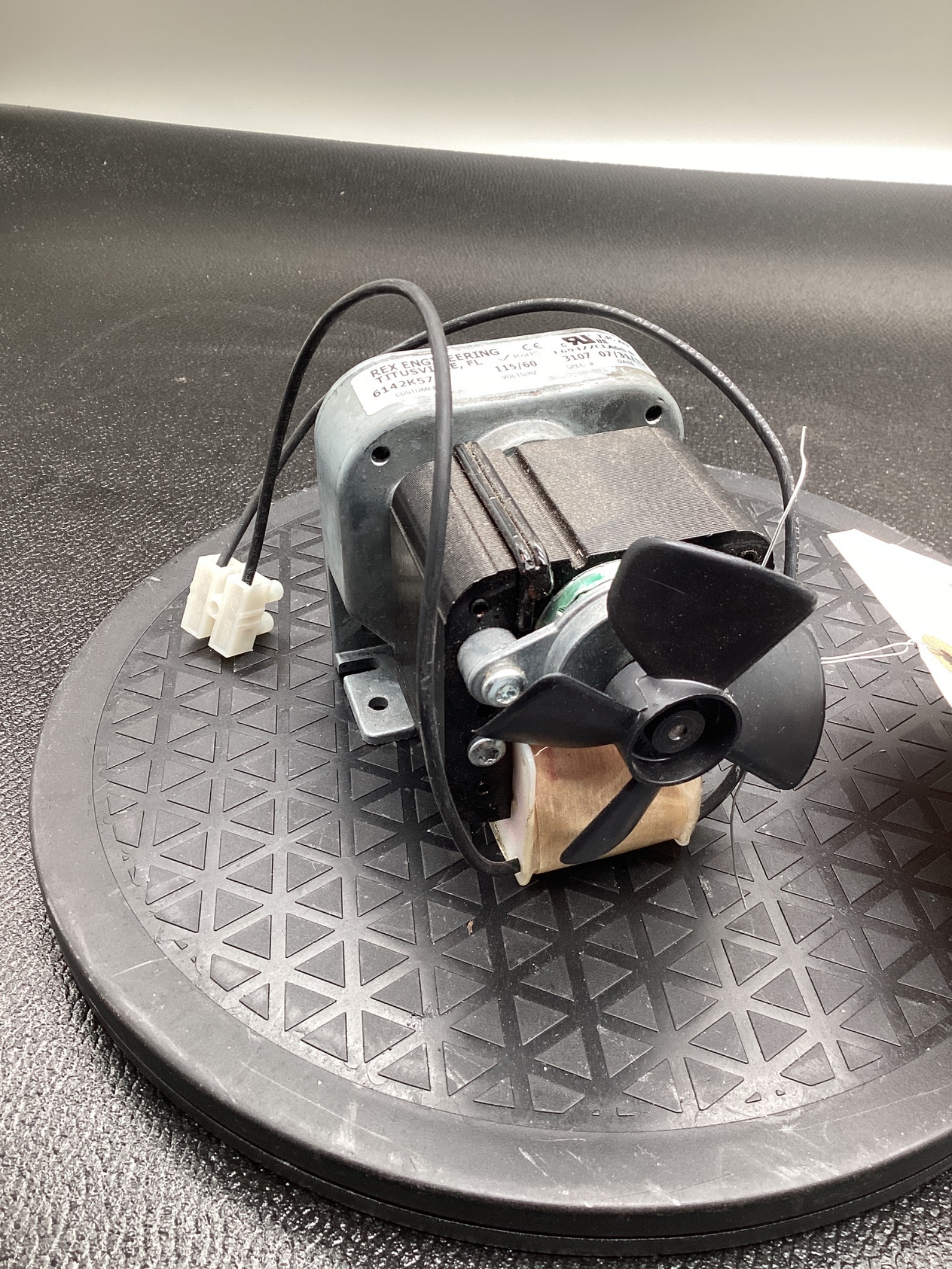 REX ENGINEERING E69477 CLASS B AC GEAR MOTOR 115V 5.75:1 RATIO USED 0