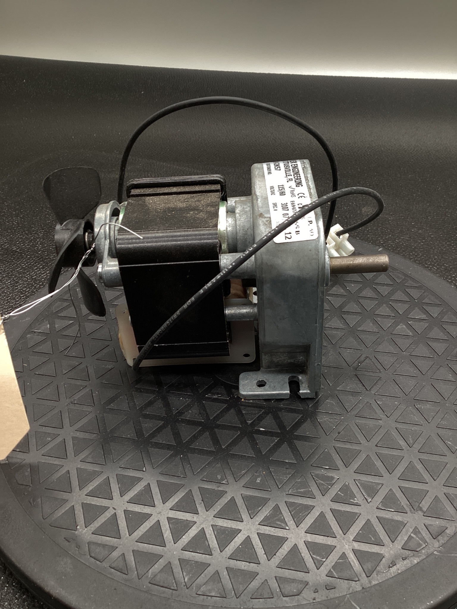 REX ENGINEERING E69477 CLASS B AC GEAR MOTOR 115V 5.75:1 RATIO USED 3