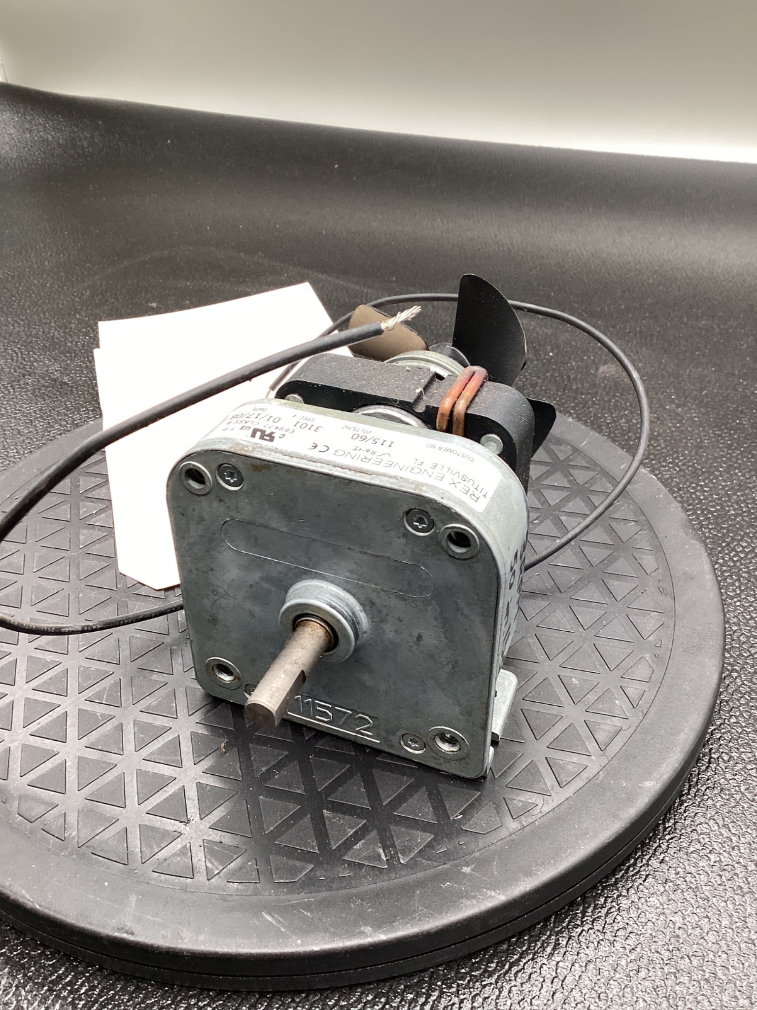 REX ENGINEERING E69477 CLASS B AC GEAR MOTOR 115V 5.75:1 RATIO USED 2